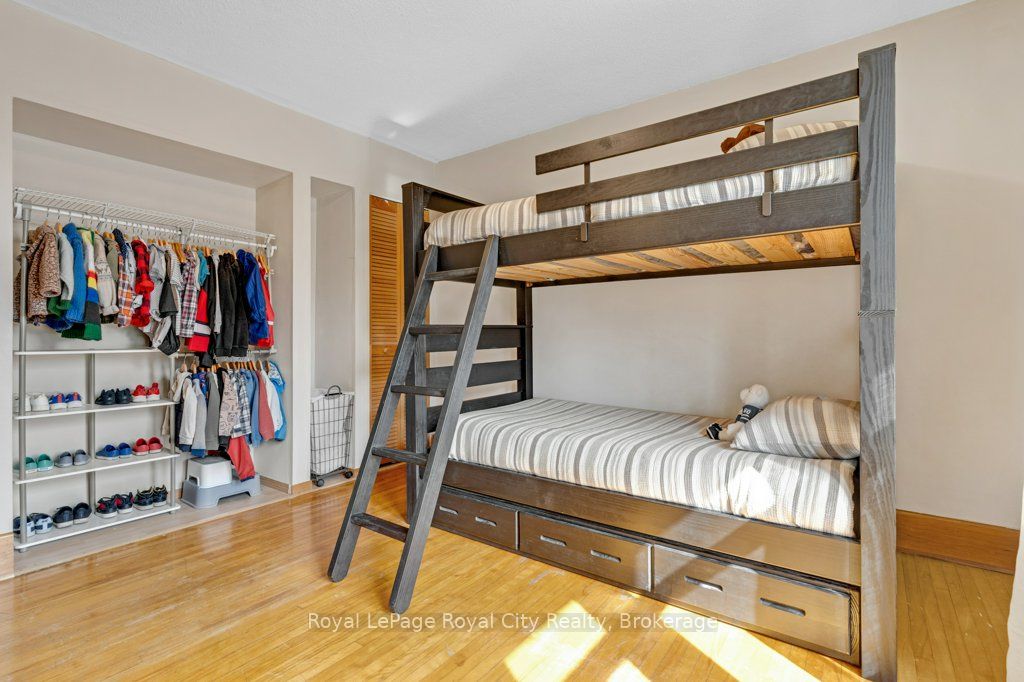 9 Wilbur Street N Property Photo 33