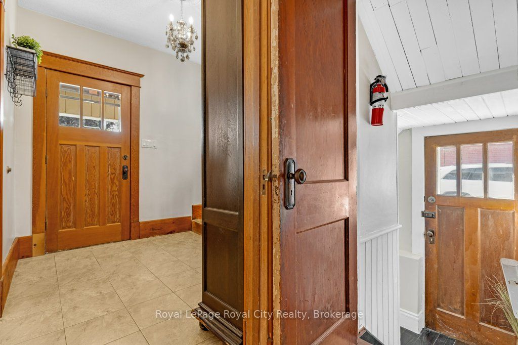 9 Wilbur Street N Property Photo 36