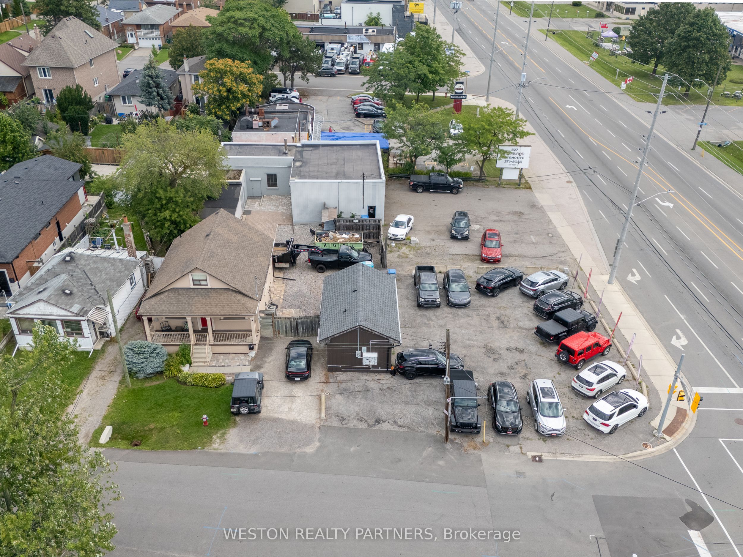 825-827 Lakeshore Road E Property Photo 13