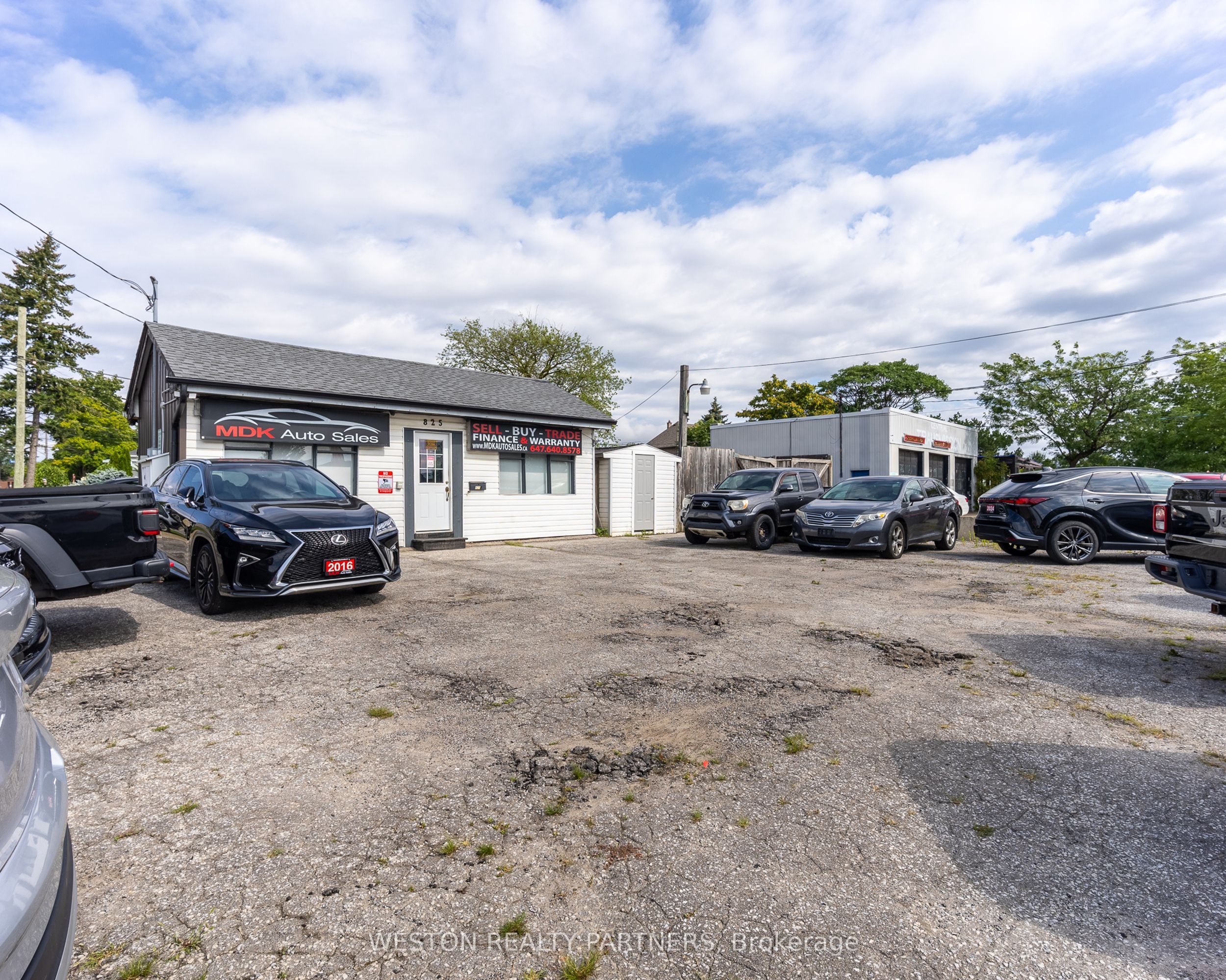 825-827 Lakeshore Road E Property Photo 16