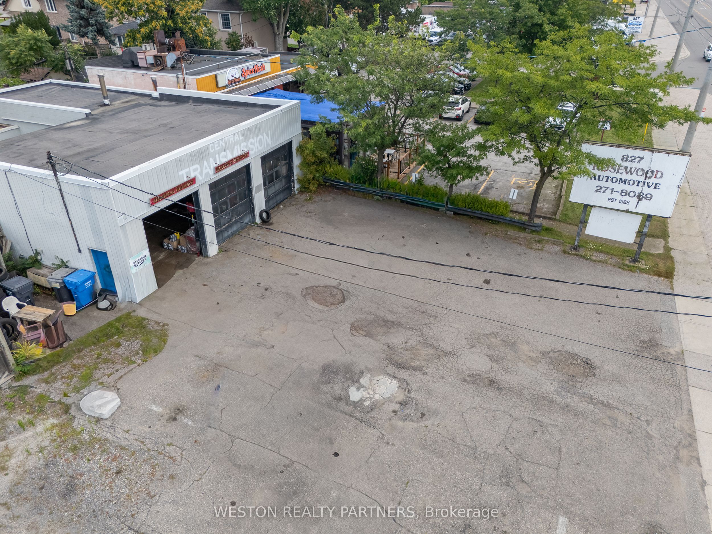 825-827 Lakeshore Road E Property Photo 21