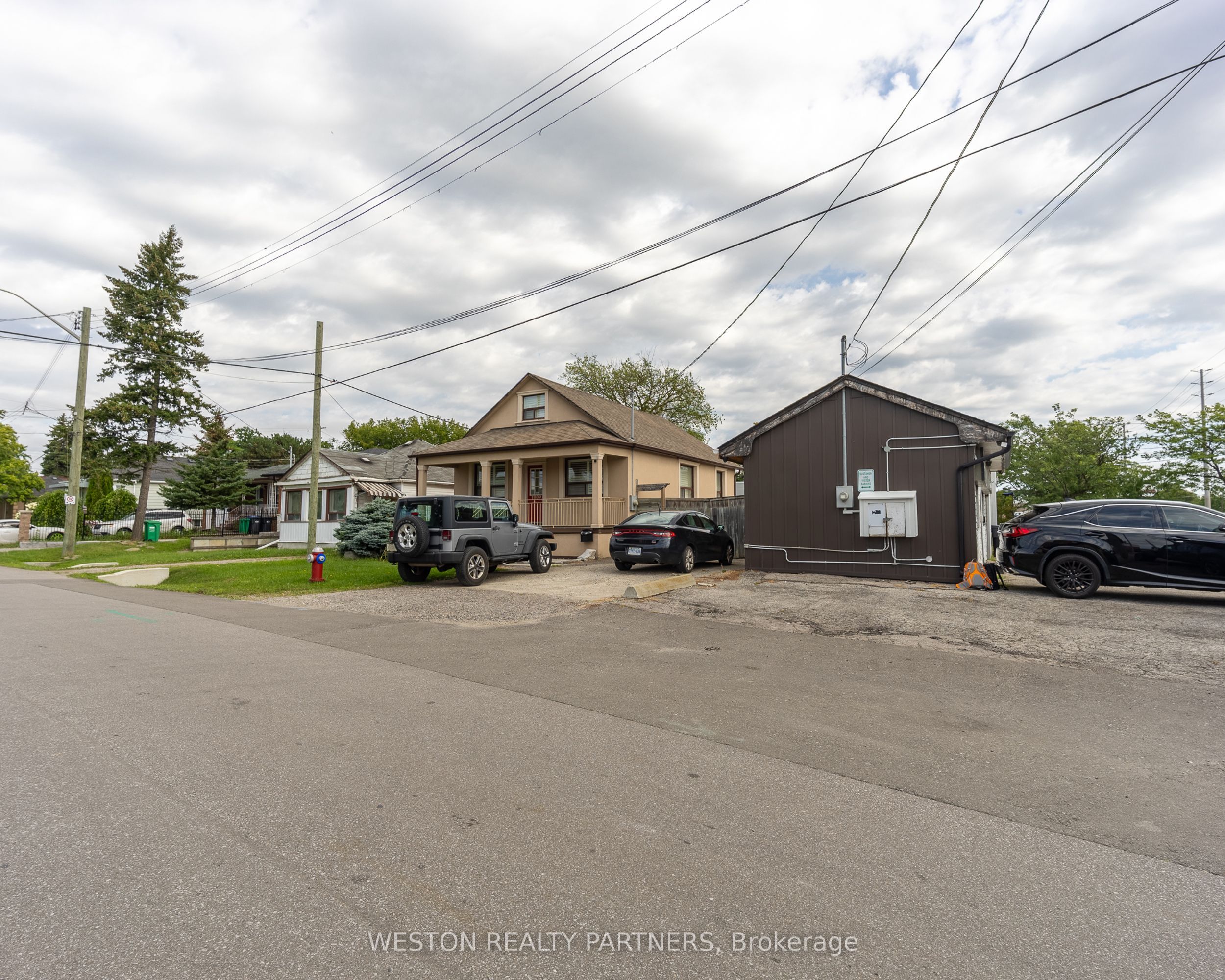 825-827 Lakeshore Road E Property Photo 25