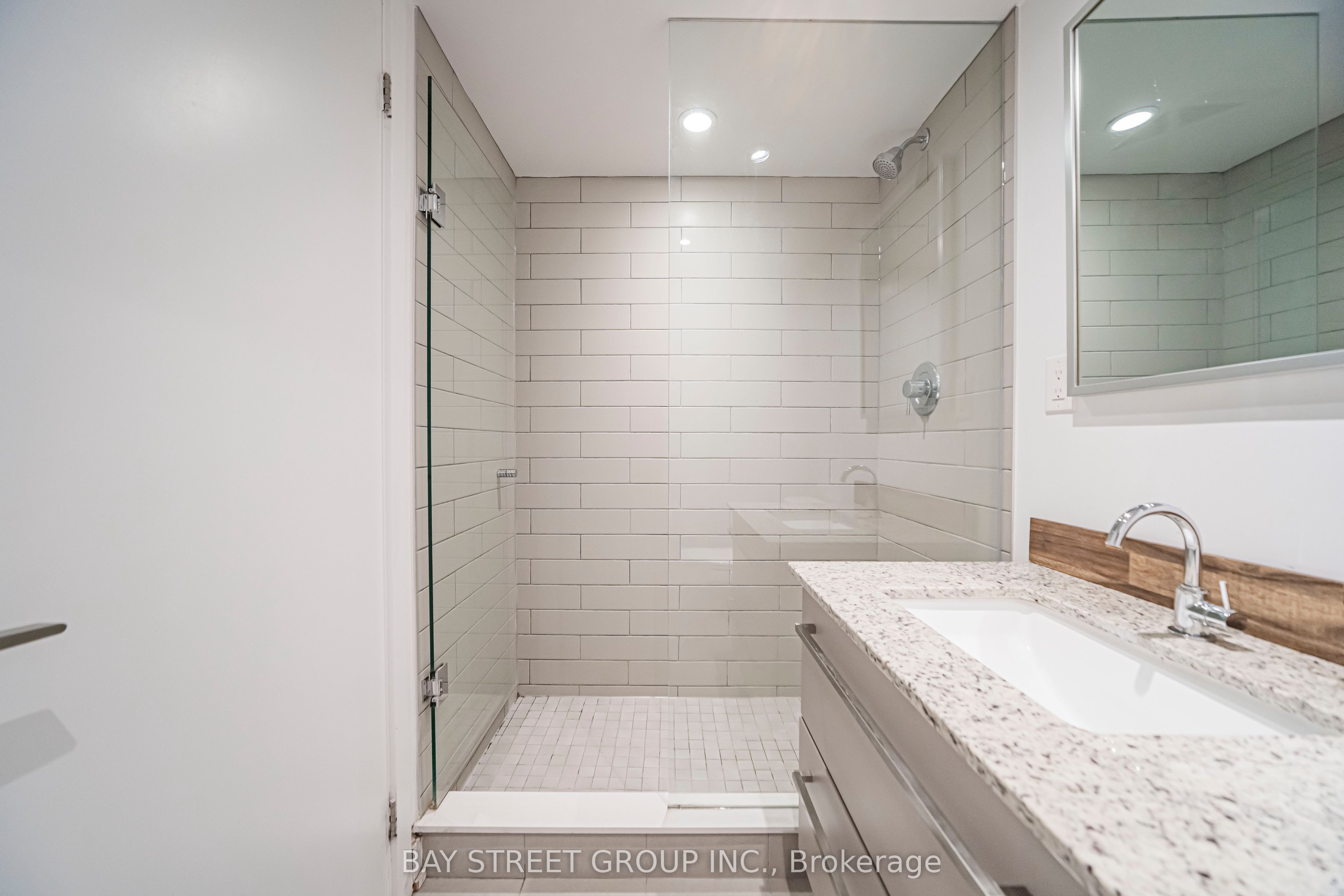 160 Flemington Road 1020 Property Photo 17