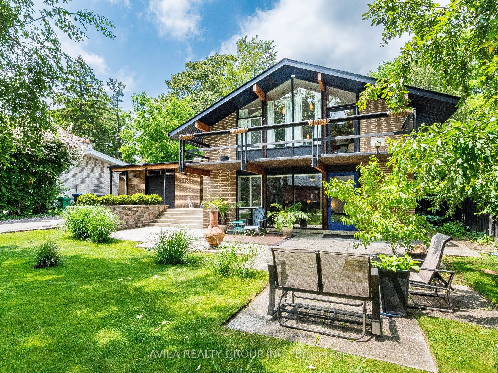 12 Woodbrook Drive