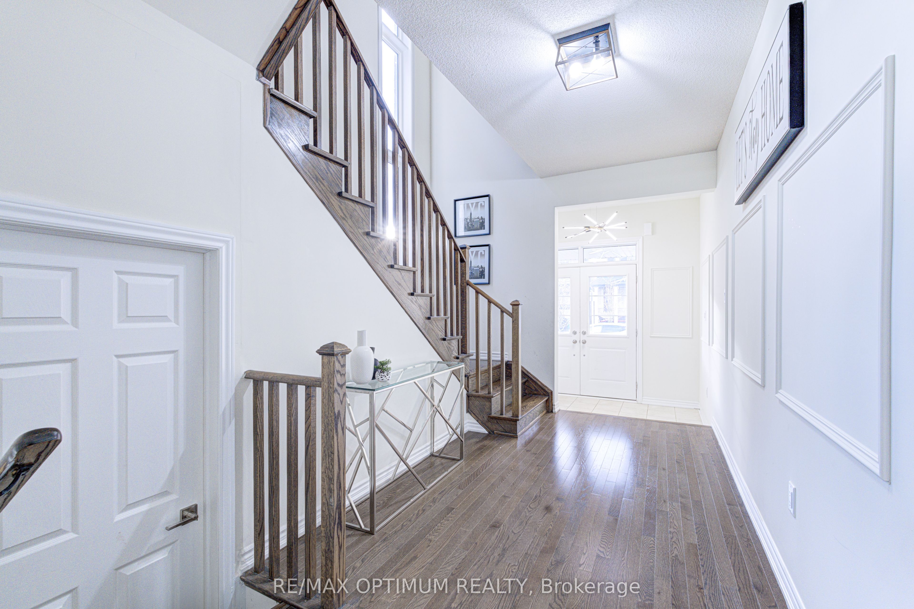 46 Eastman Drive Property Photo 4