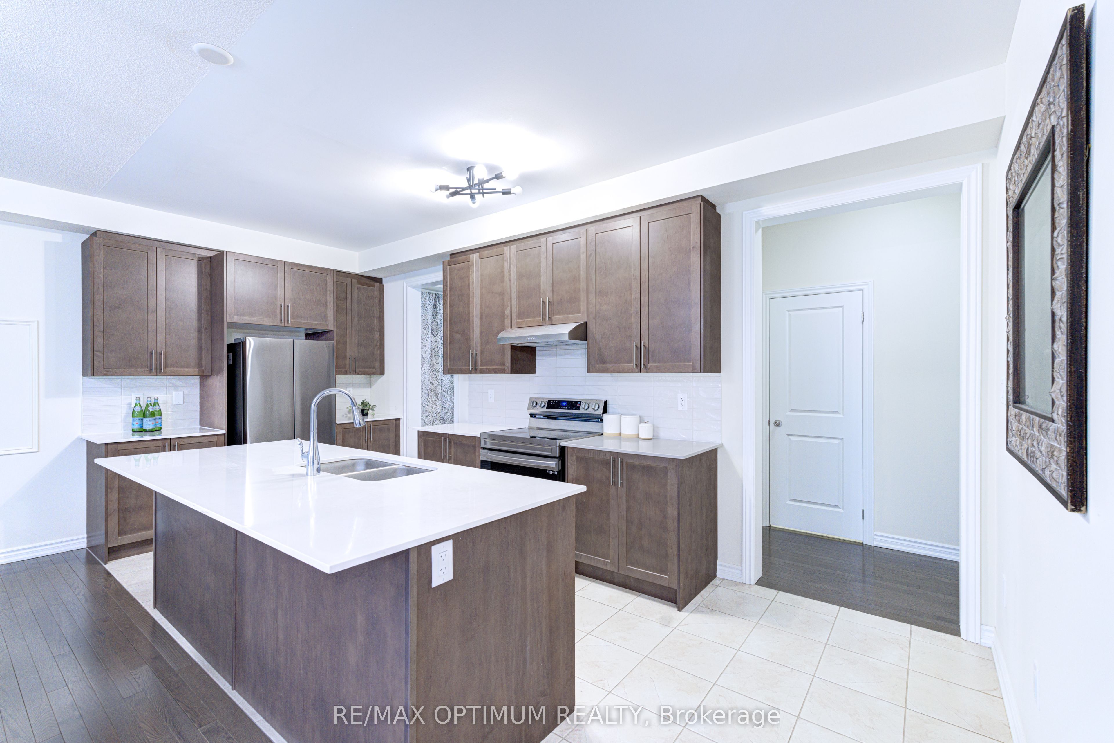 46 Eastman Drive Property Photo 14