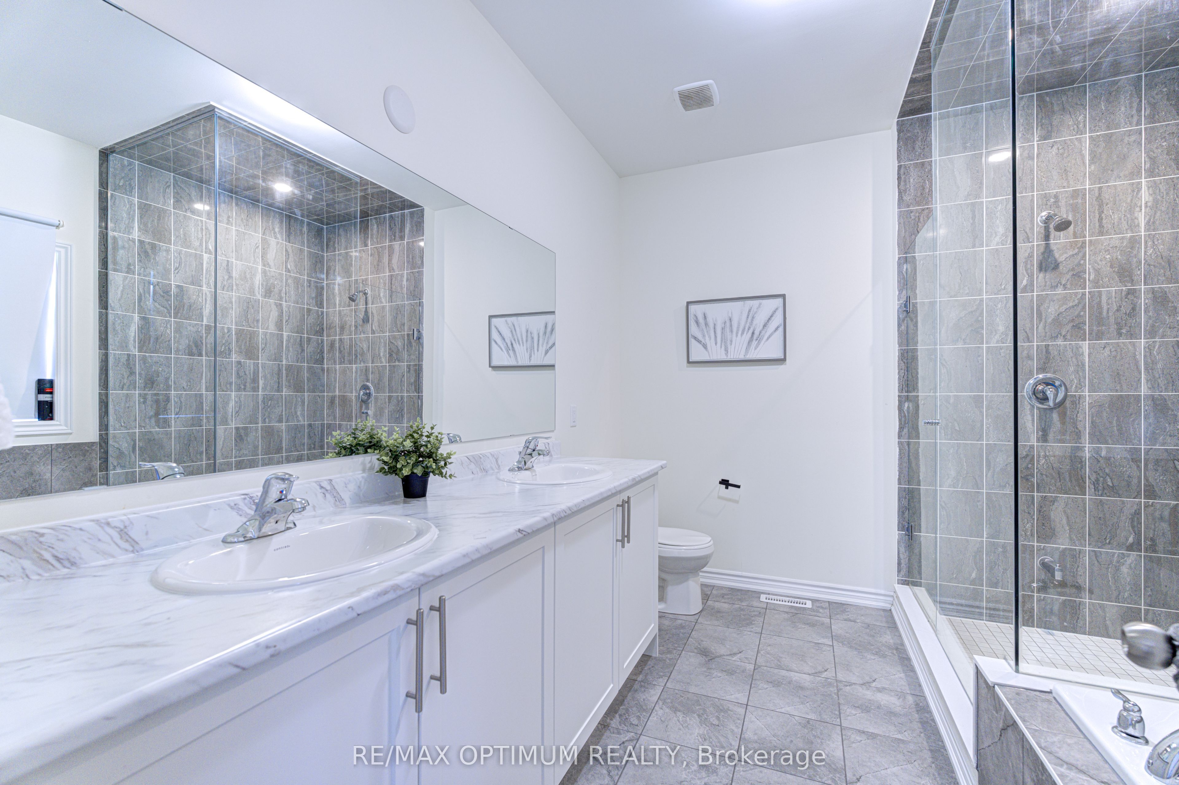 46 Eastman Drive Property Photo 23