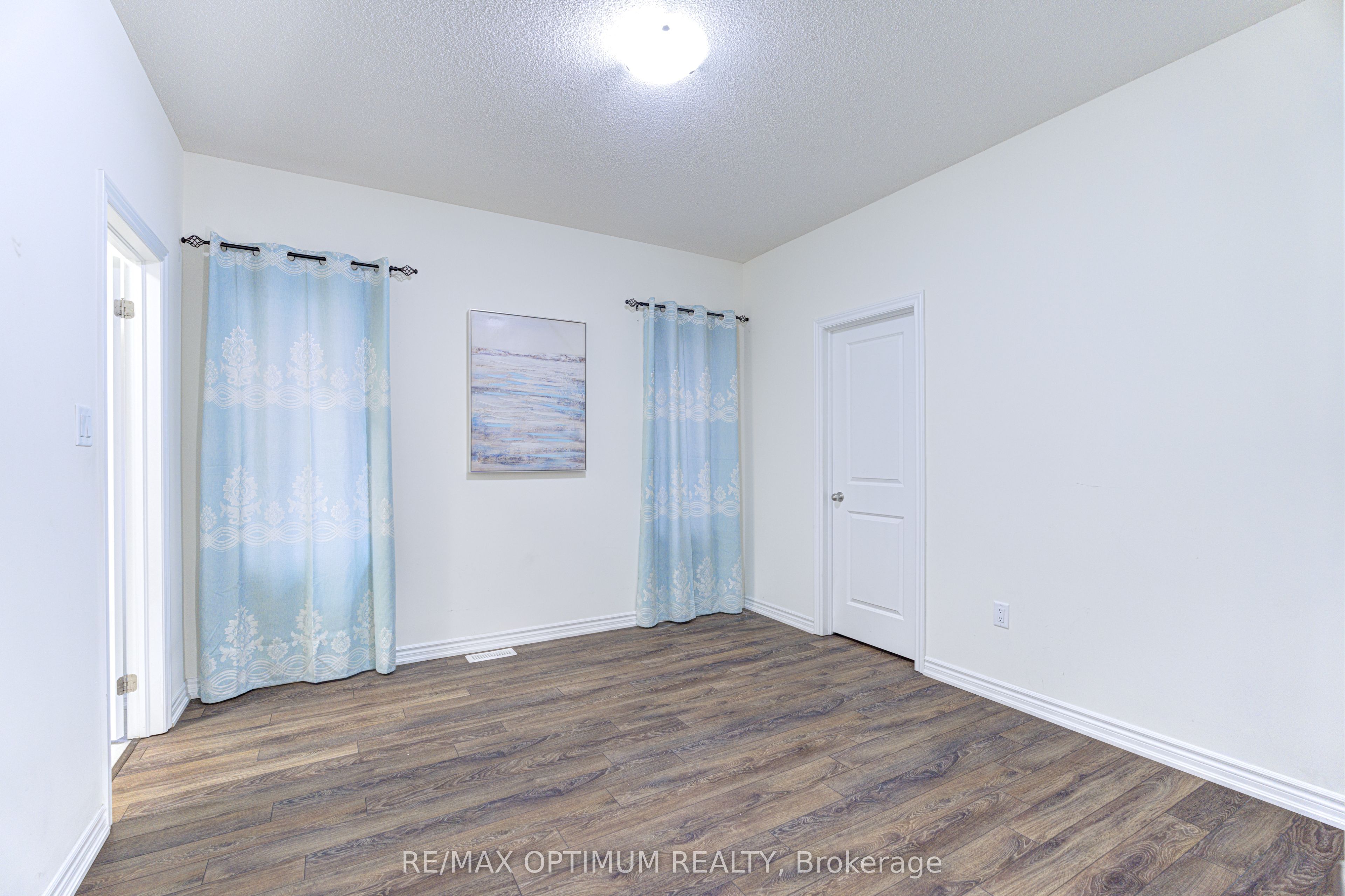 46 Eastman Drive Property Photo 33