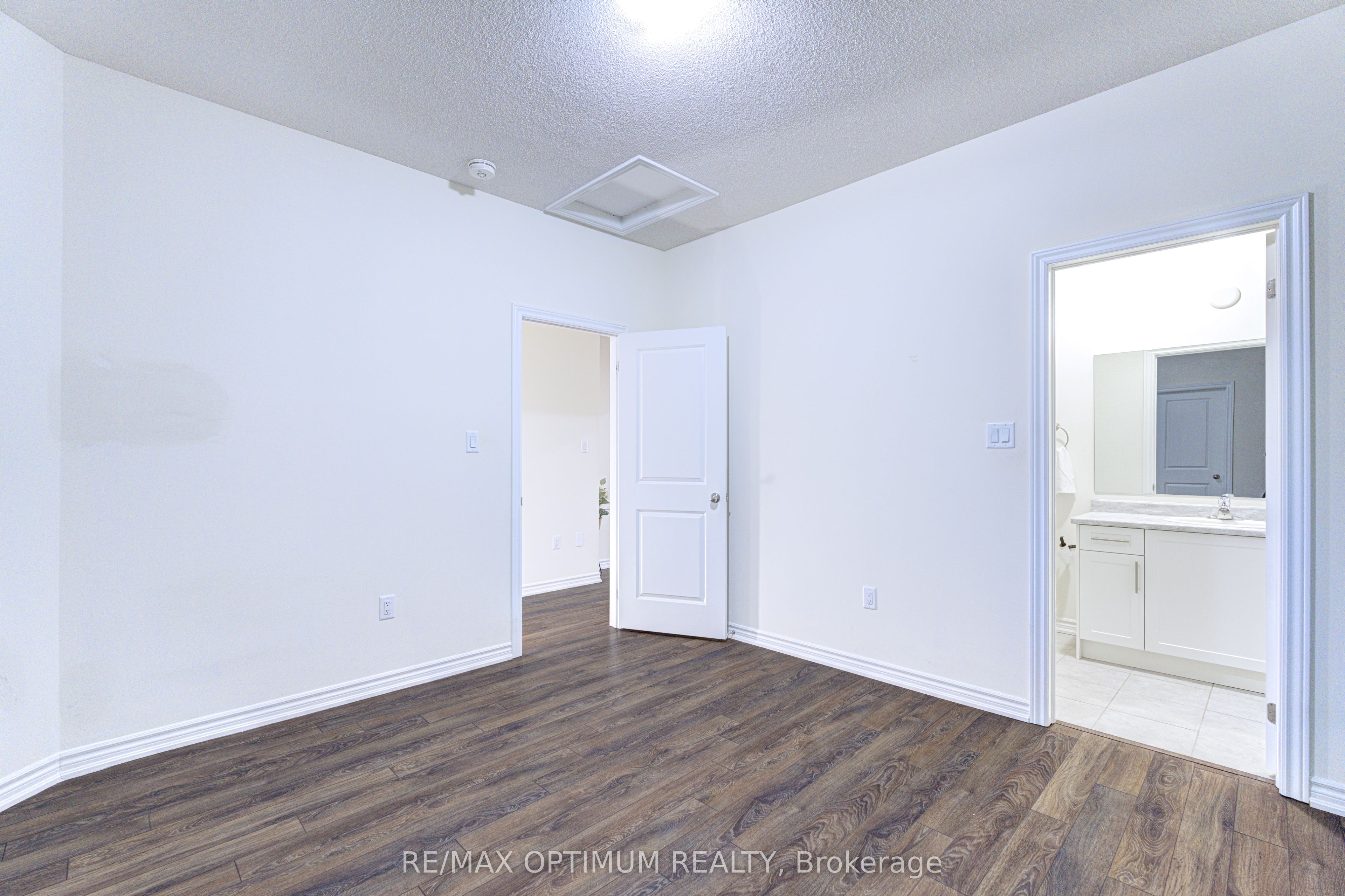 46 Eastman Drive Property Photo 34