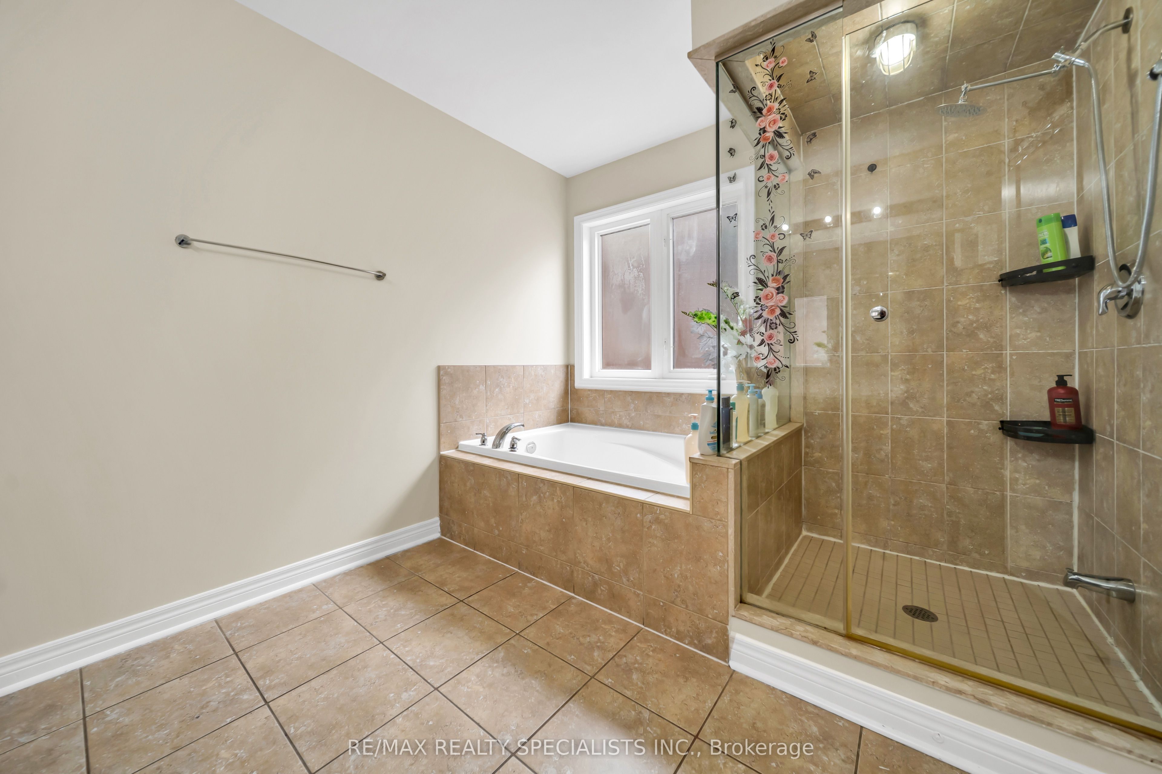 48 Game Creek Crescent Property Photo 14