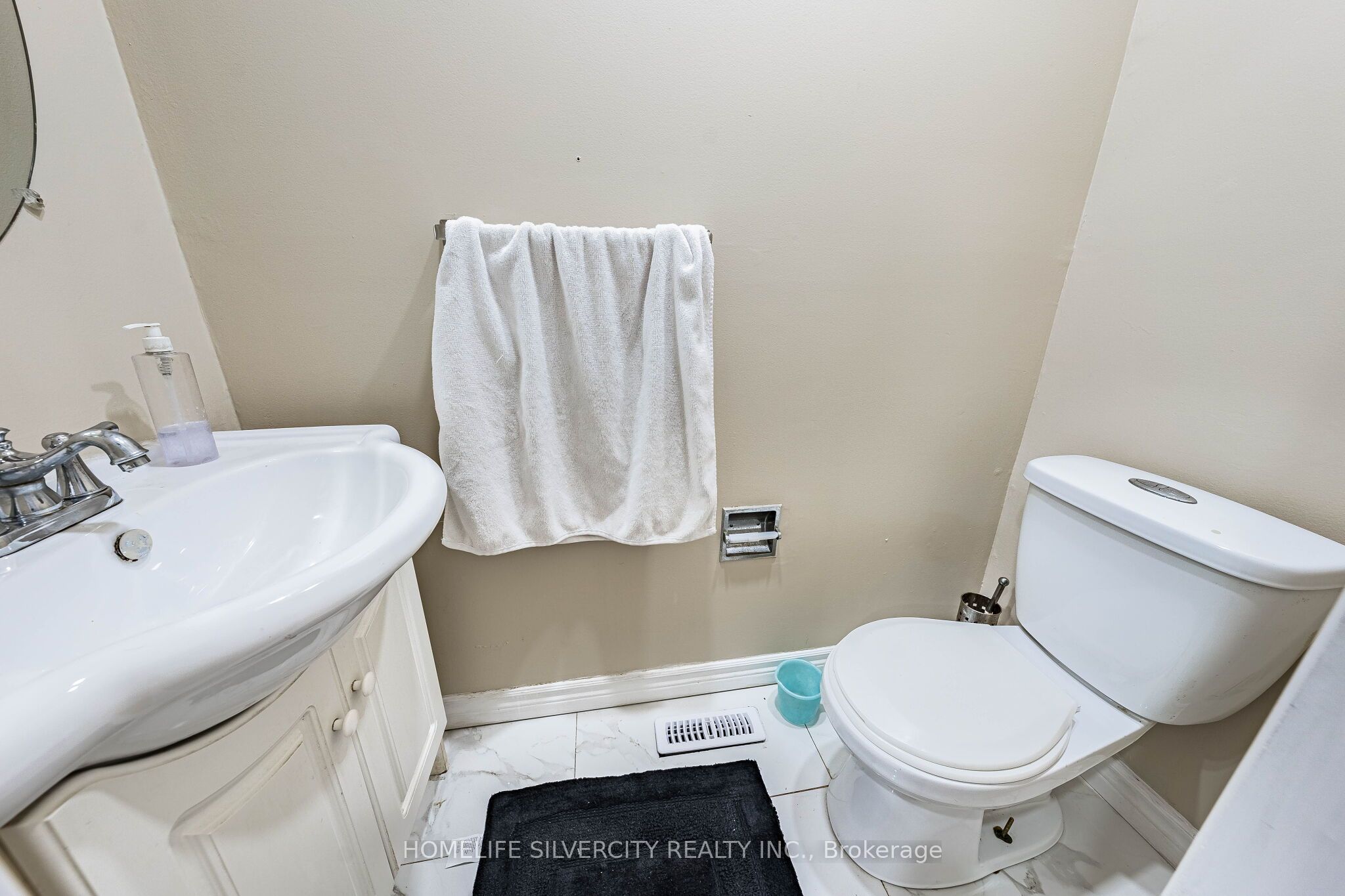 7635 Anaka Drive Property Photo 23