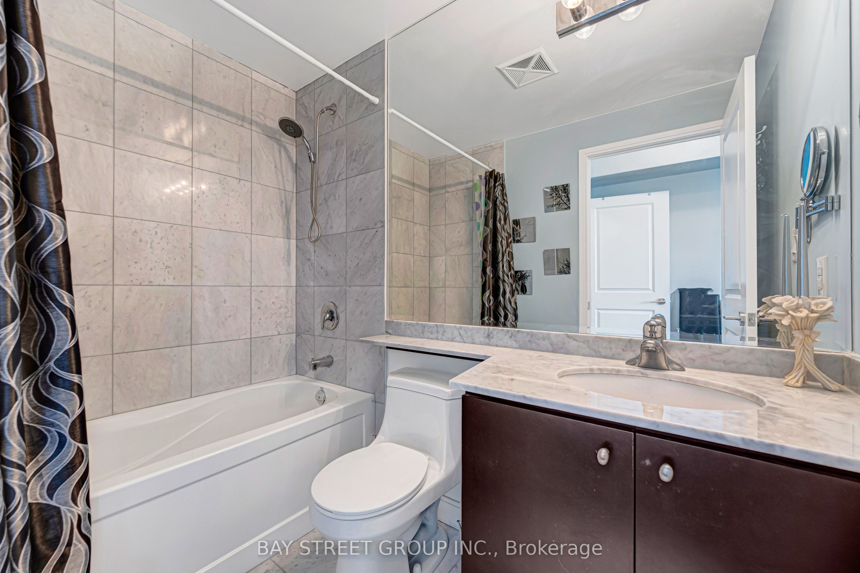 60 Absolute Avenue 5308 Property Photo 24