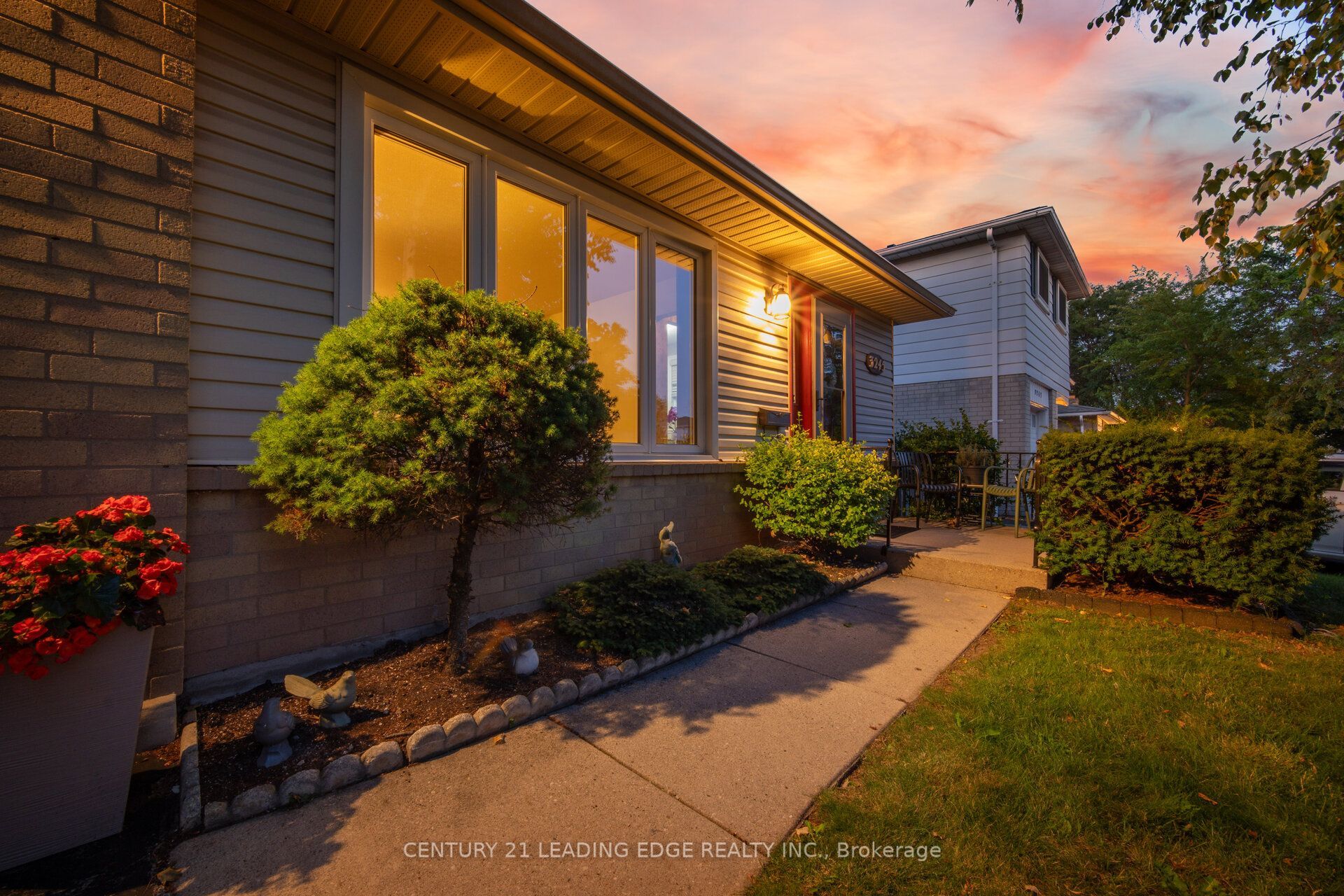 3245 Lansdown Drive Property Photo 3