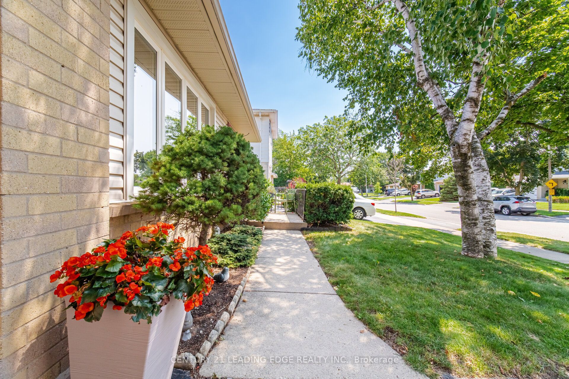 3245 Lansdown Drive Property Photo 4