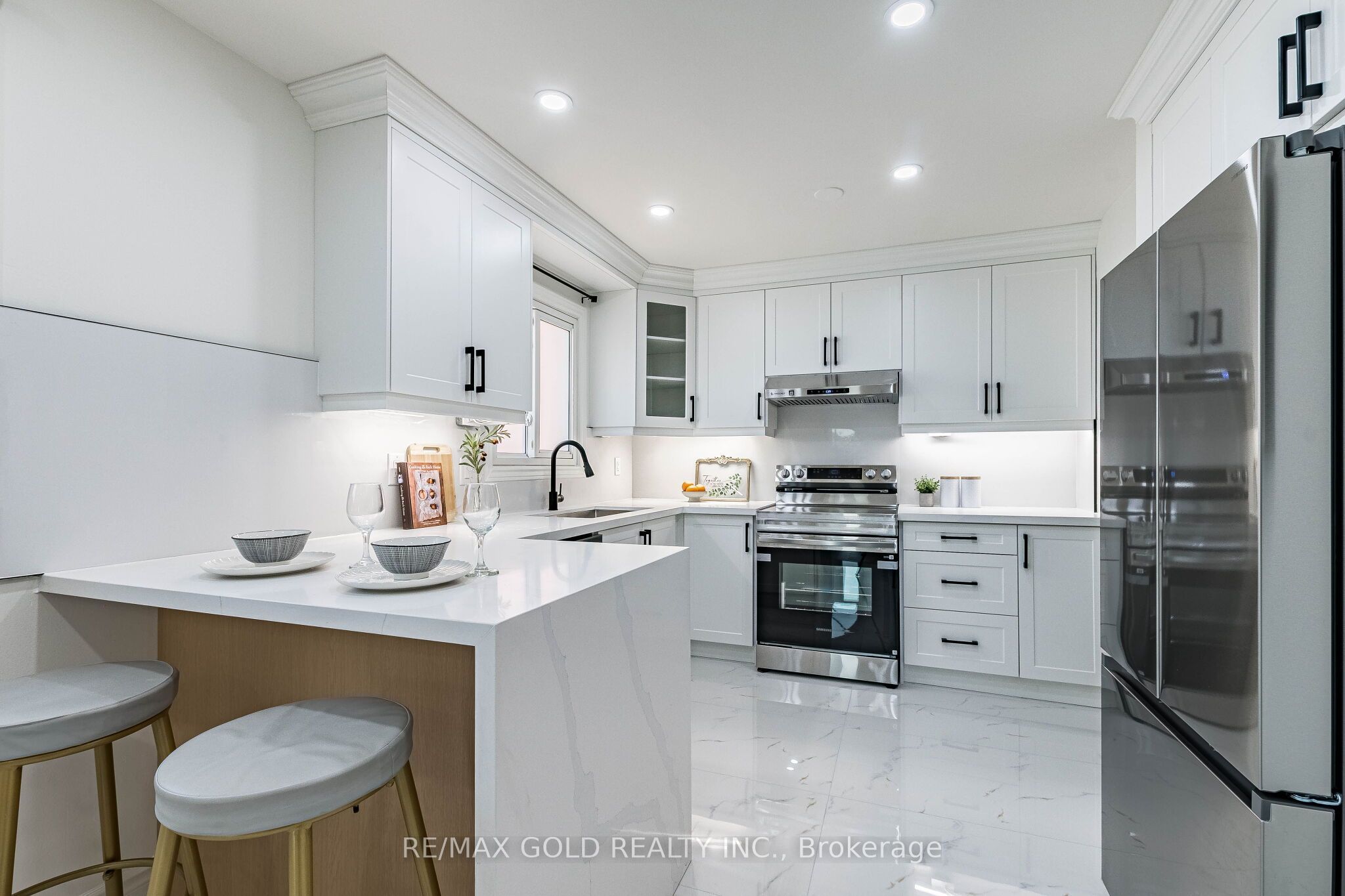 124 Banting Crescent Property Photo 13