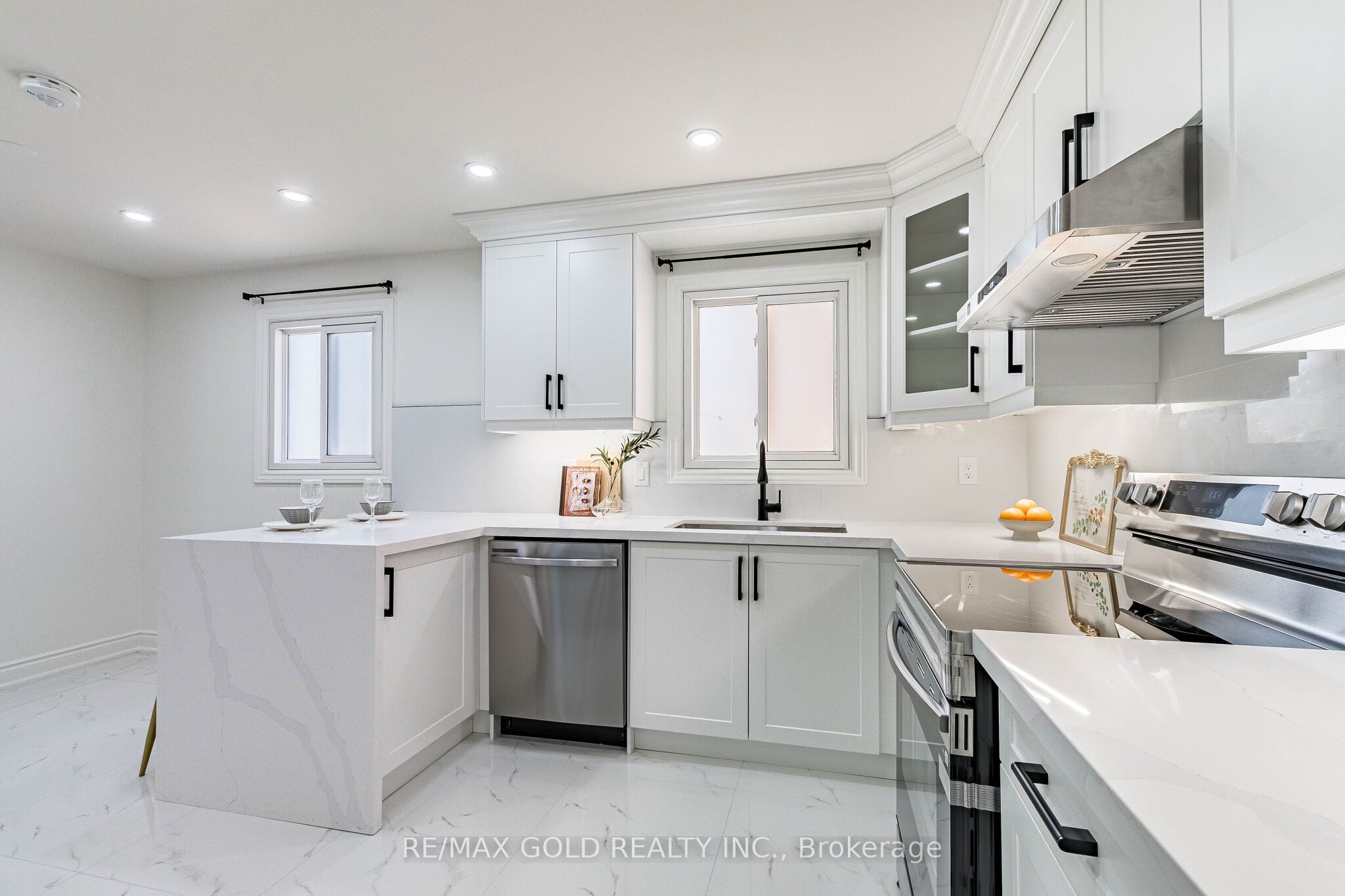 124 Banting Crescent Property Photo 15