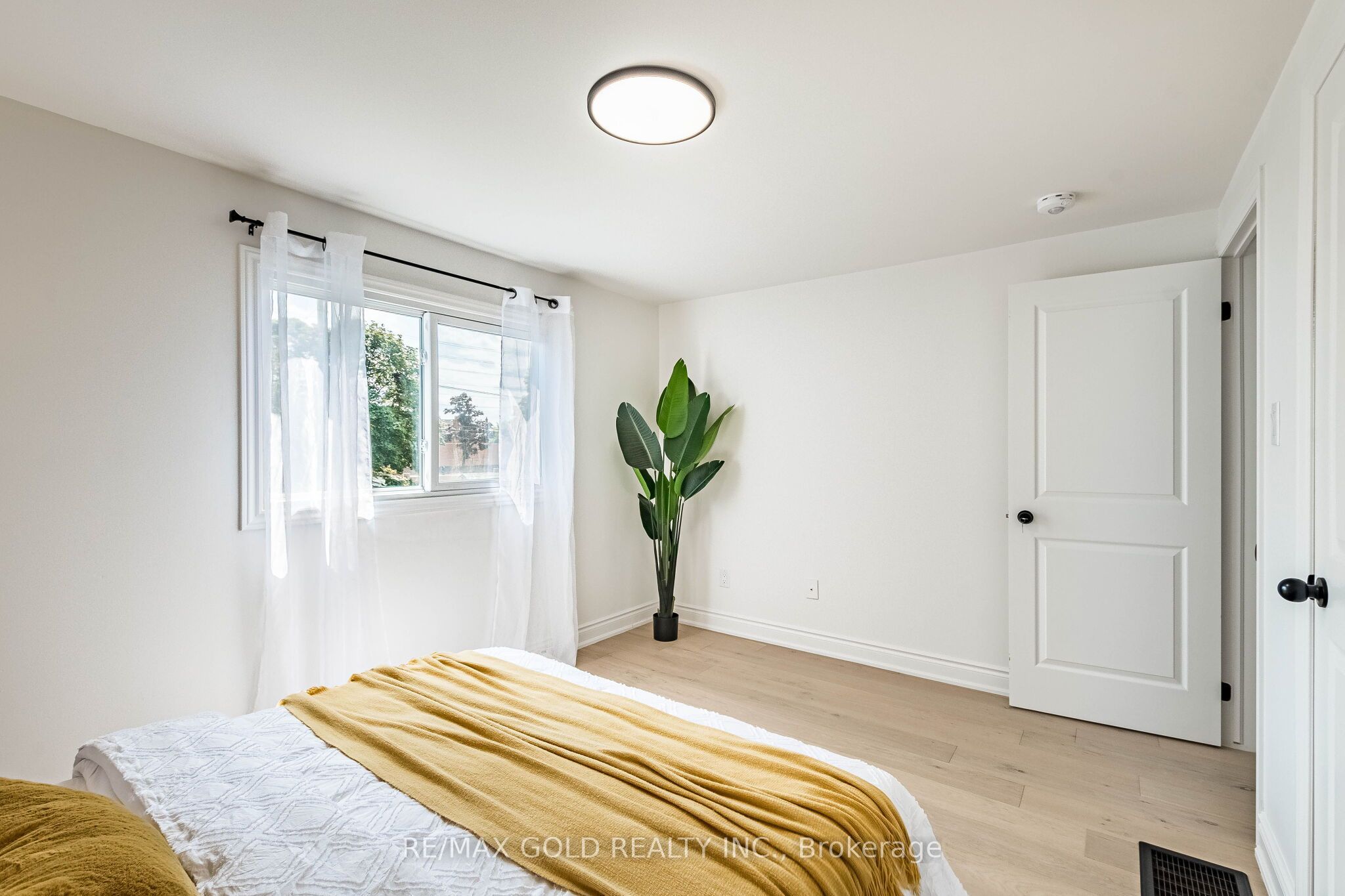 124 Banting Crescent Property Photo 19