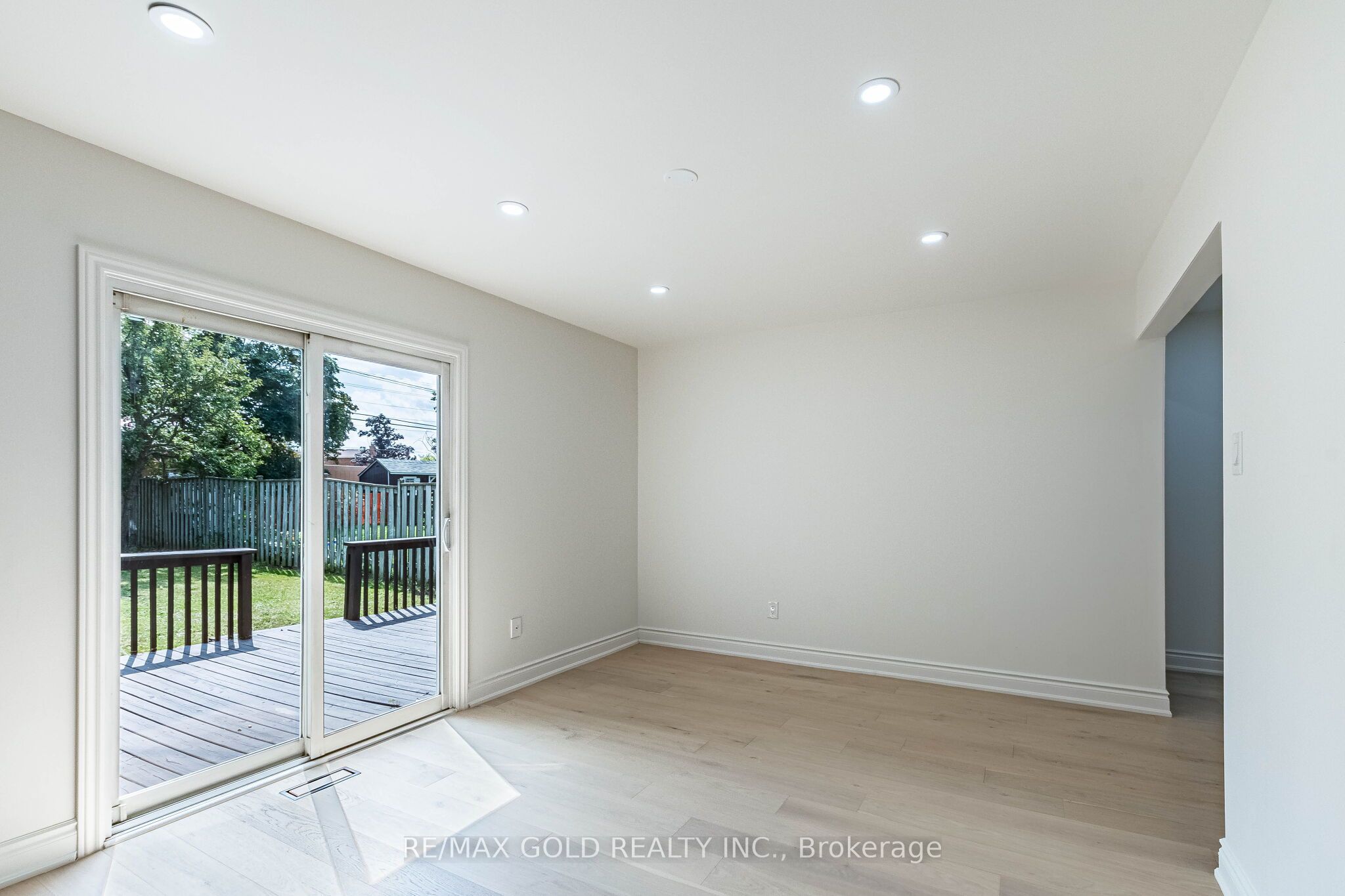 124 Banting Crescent Property Photo 27