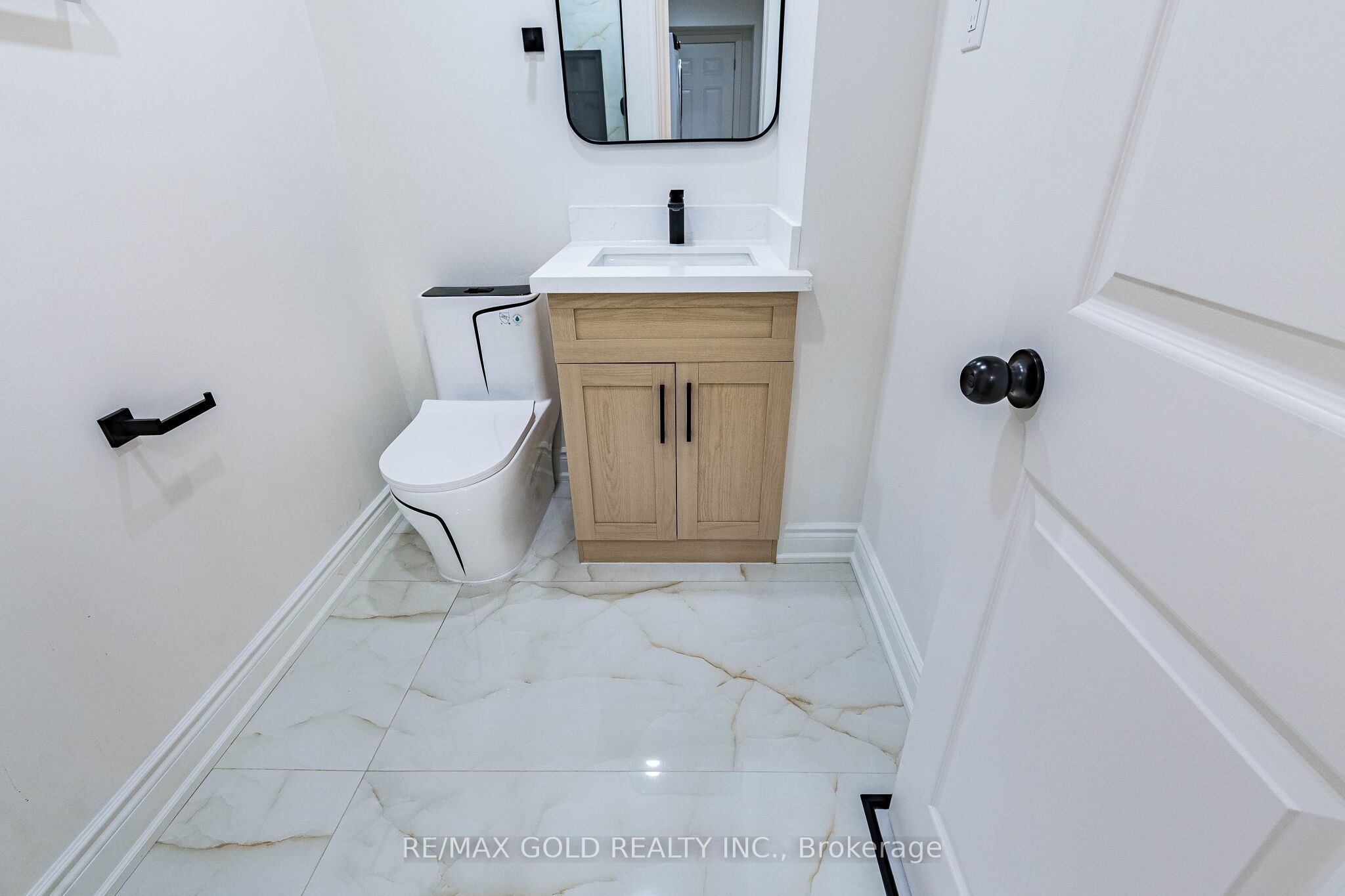 124 Banting Crescent Property Photo 32