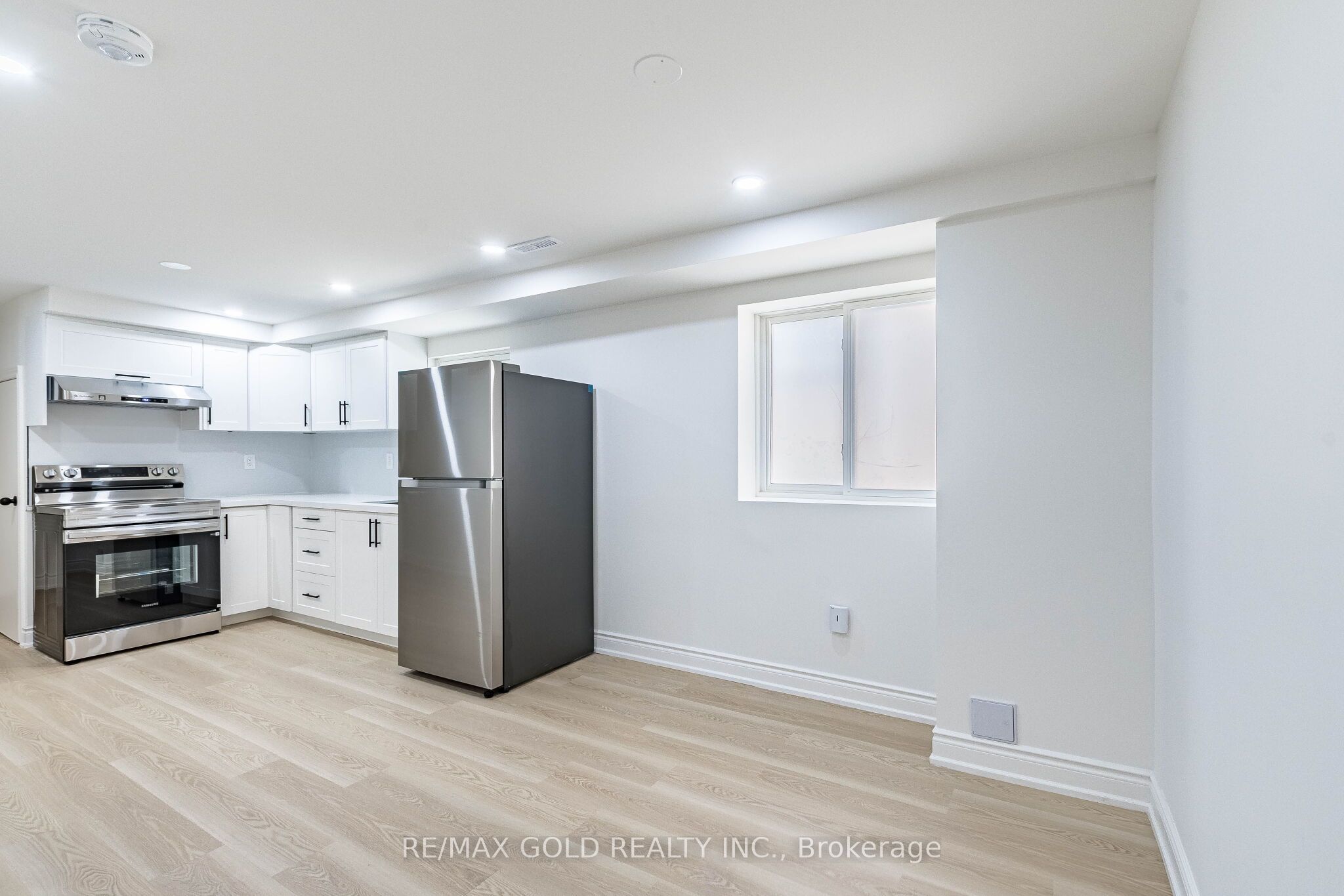 124 Banting Crescent Property Photo 33