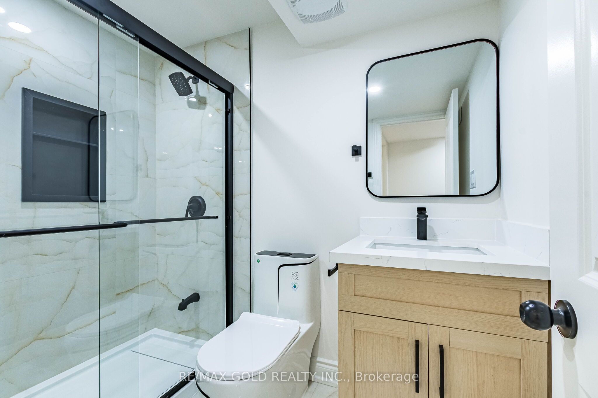 124 Banting Crescent Property Photo 38