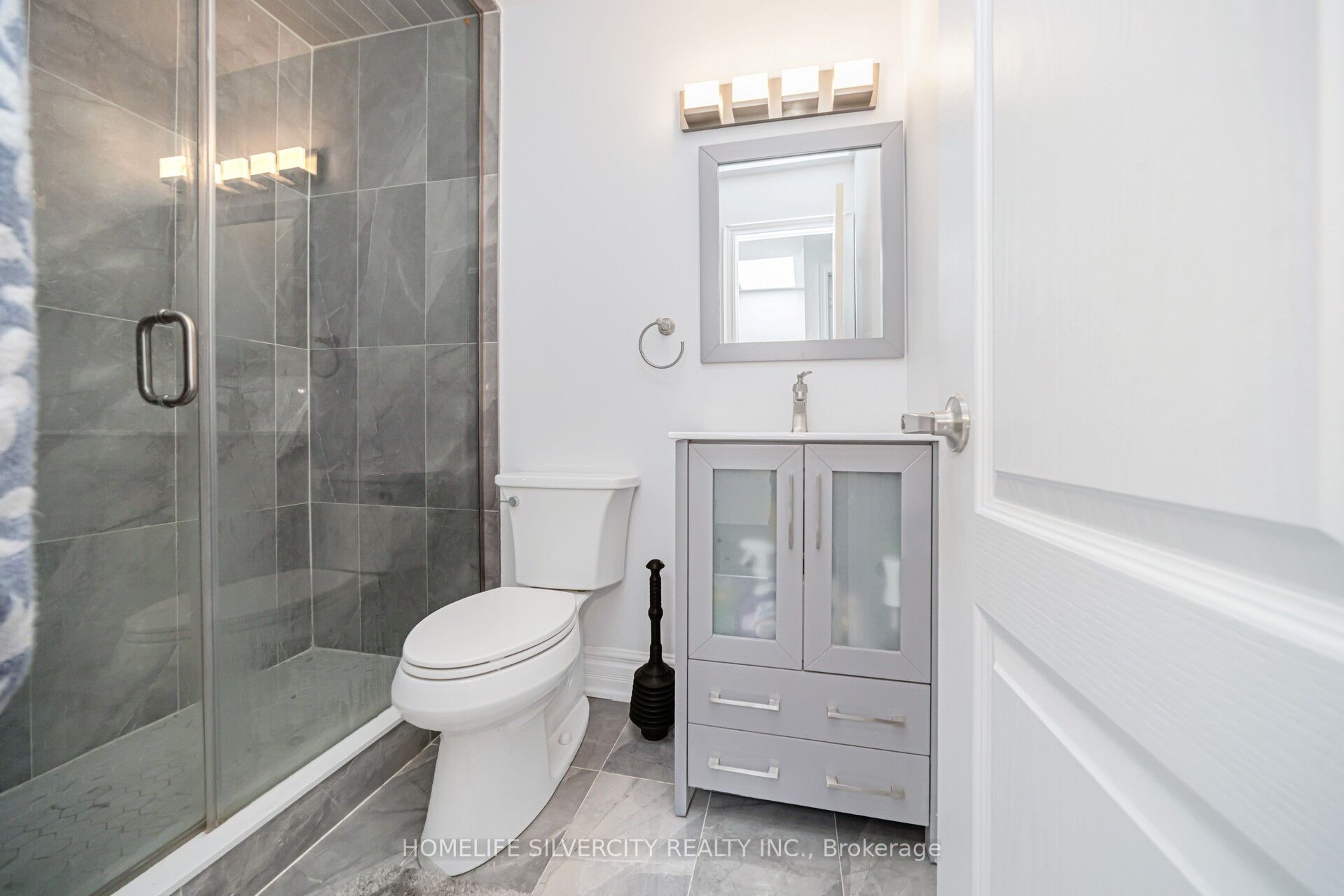 3 Hapsburg Square Property Photo 26
