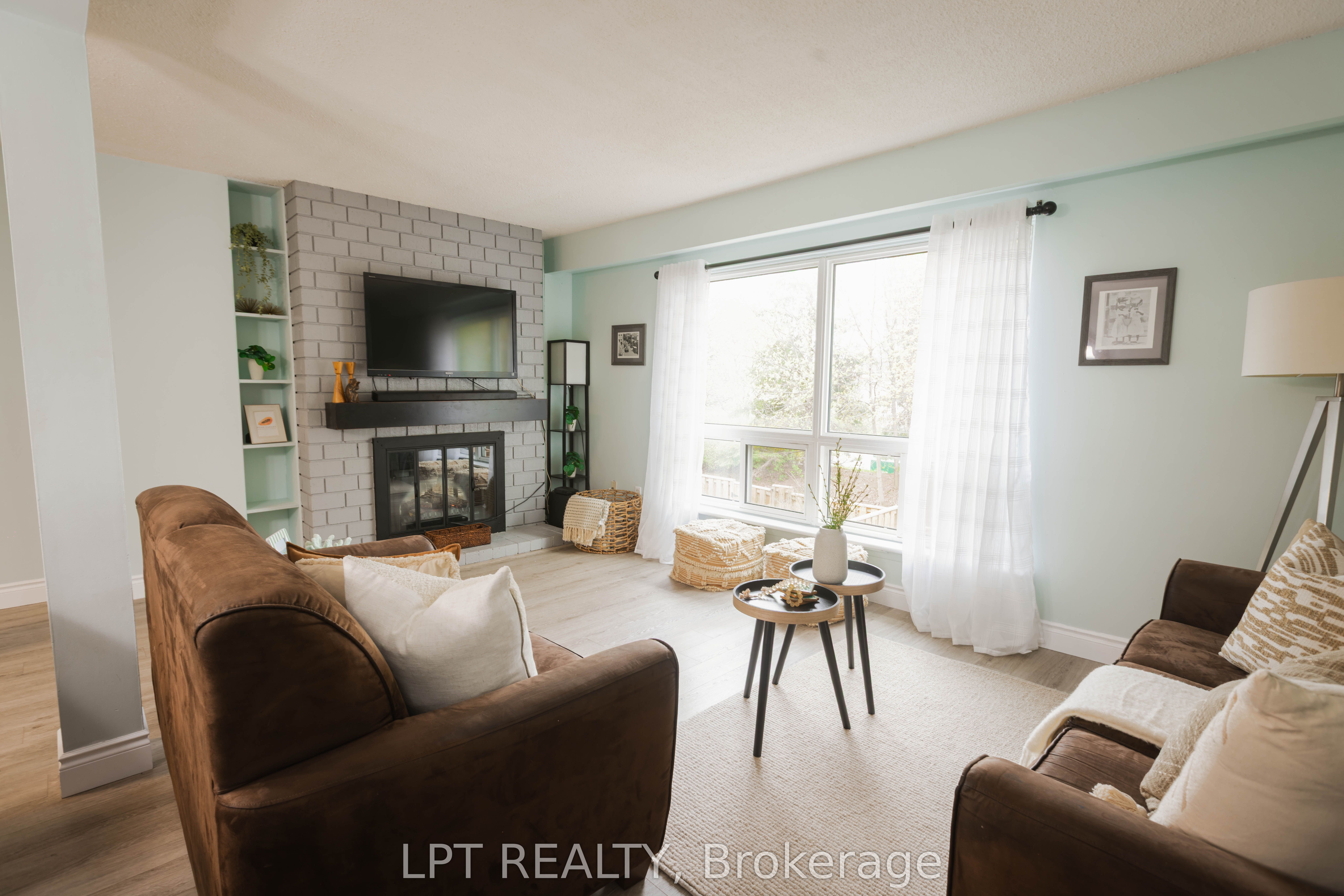 318 Laurier Avenue 3 Property Photo 3