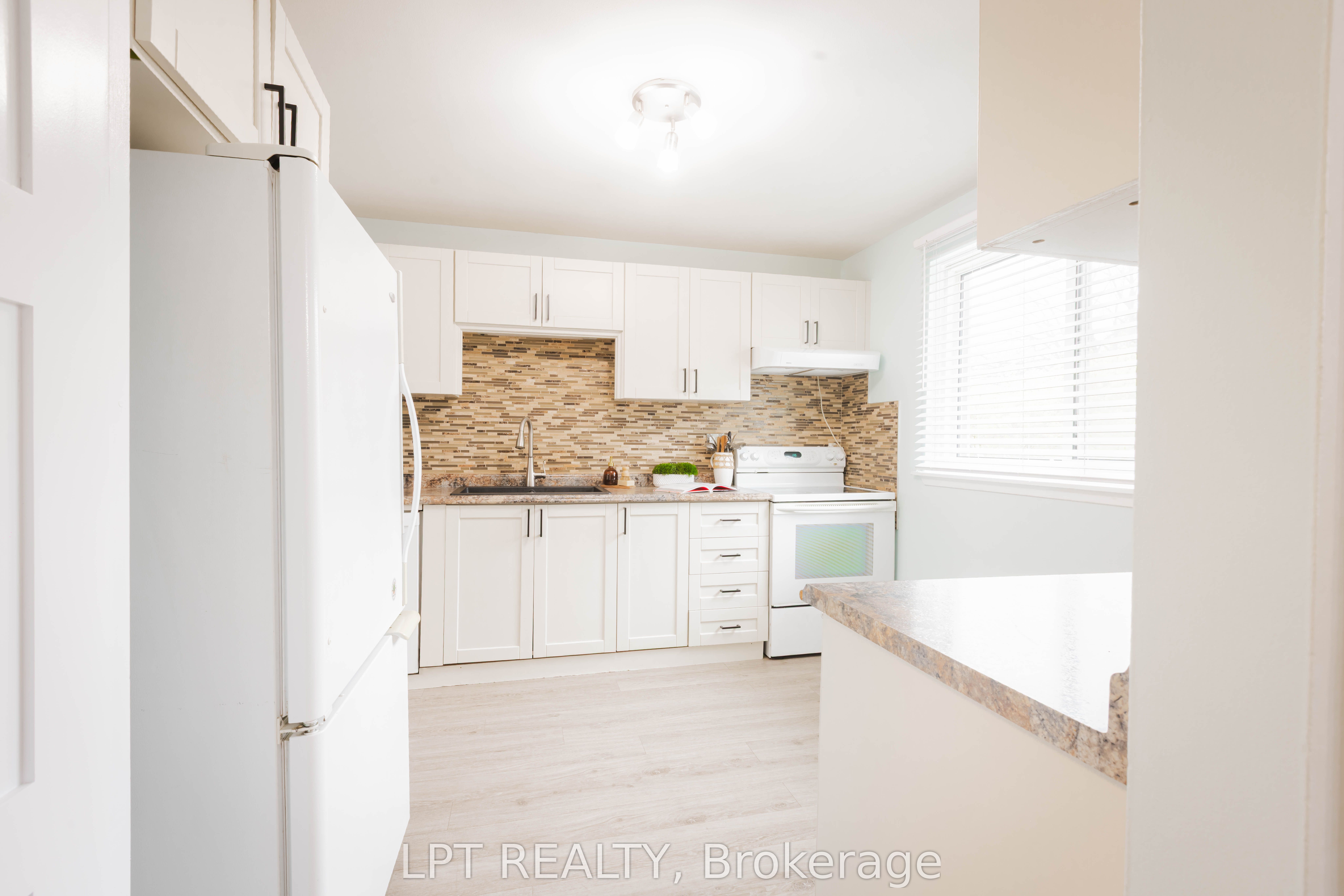 318 Laurier Avenue 3 Property Photo 8