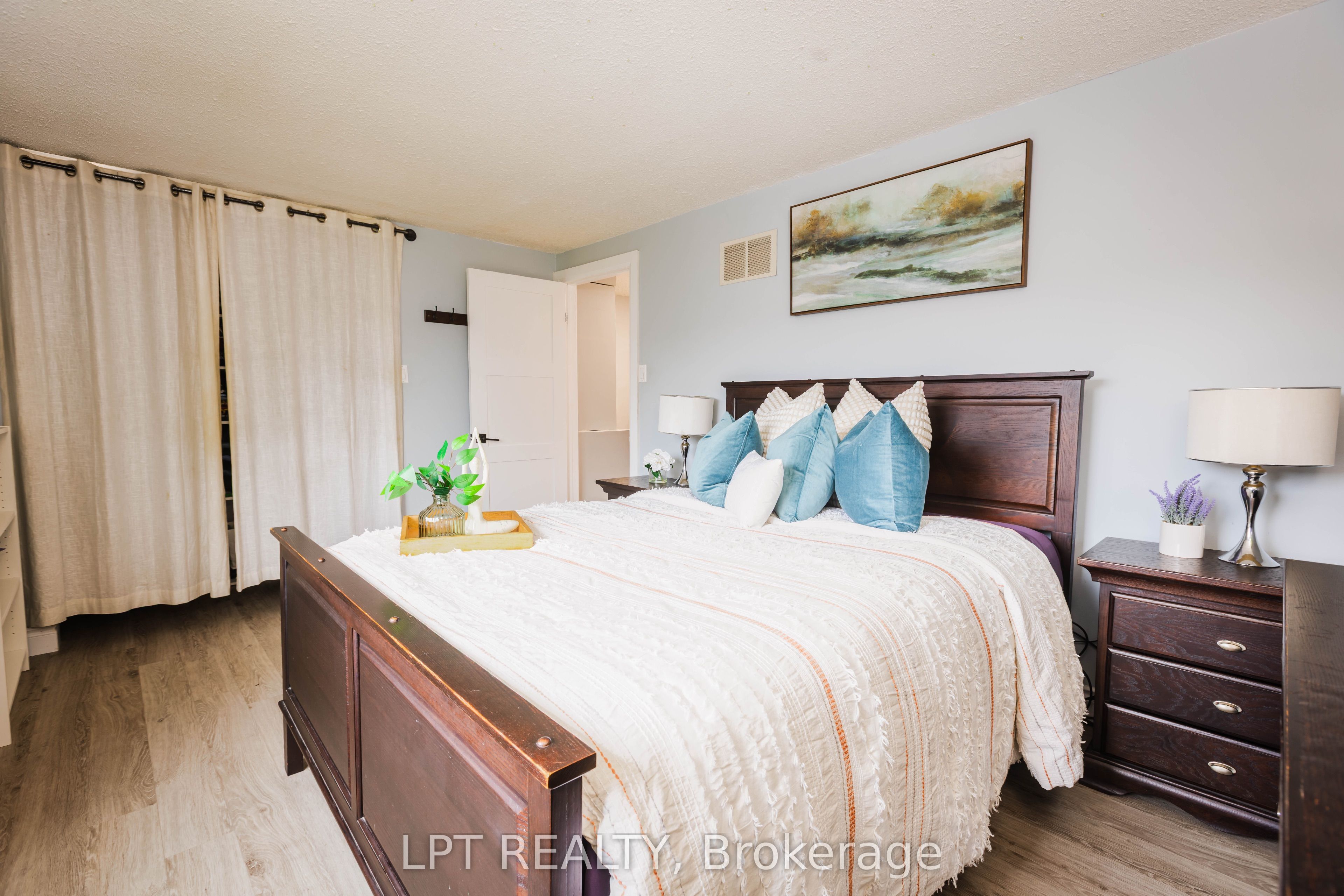 318 Laurier Avenue 3 Property Photo 11