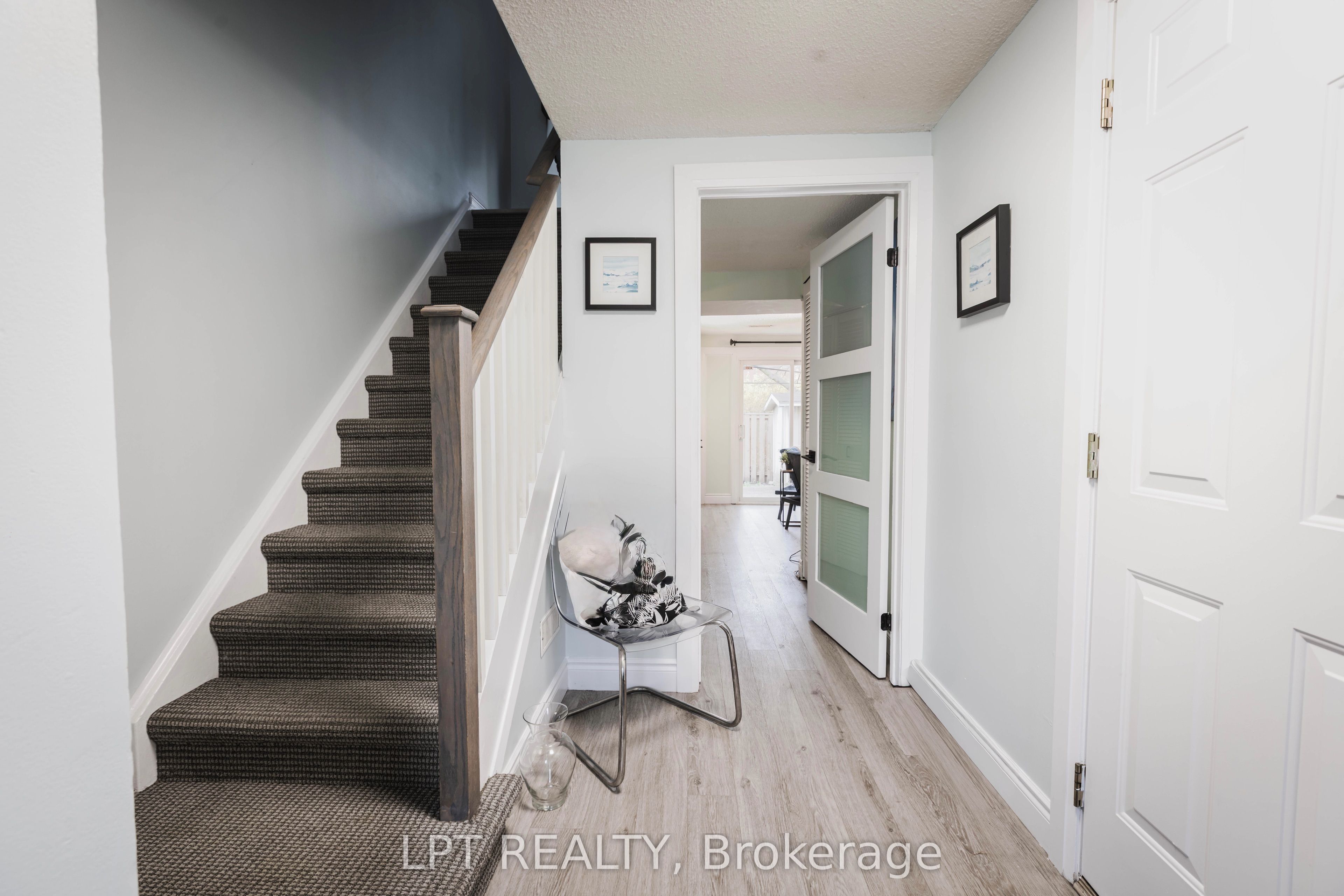 318 Laurier Avenue 3 Property Photo 17