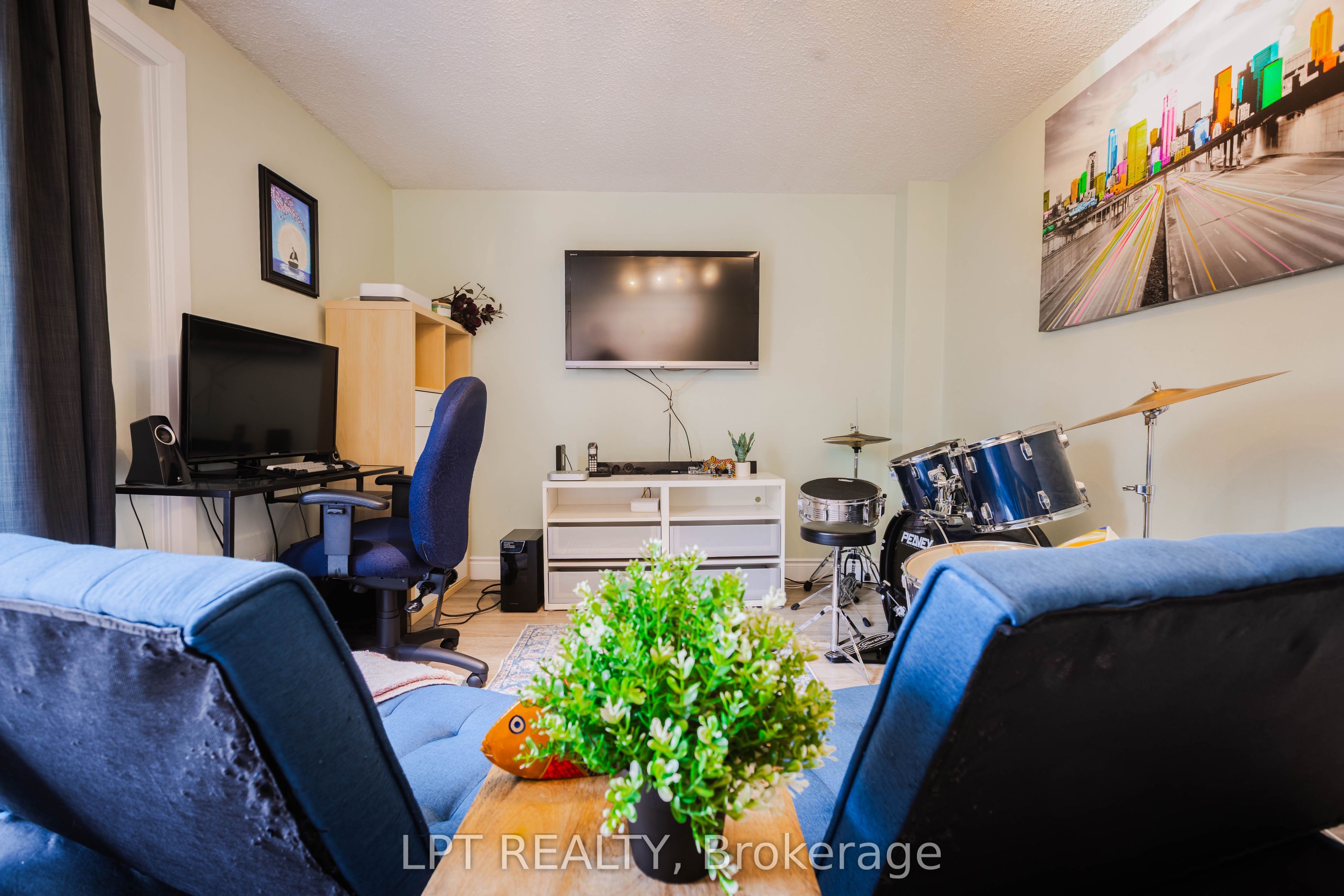 318 Laurier Avenue 3 Property Photo 18