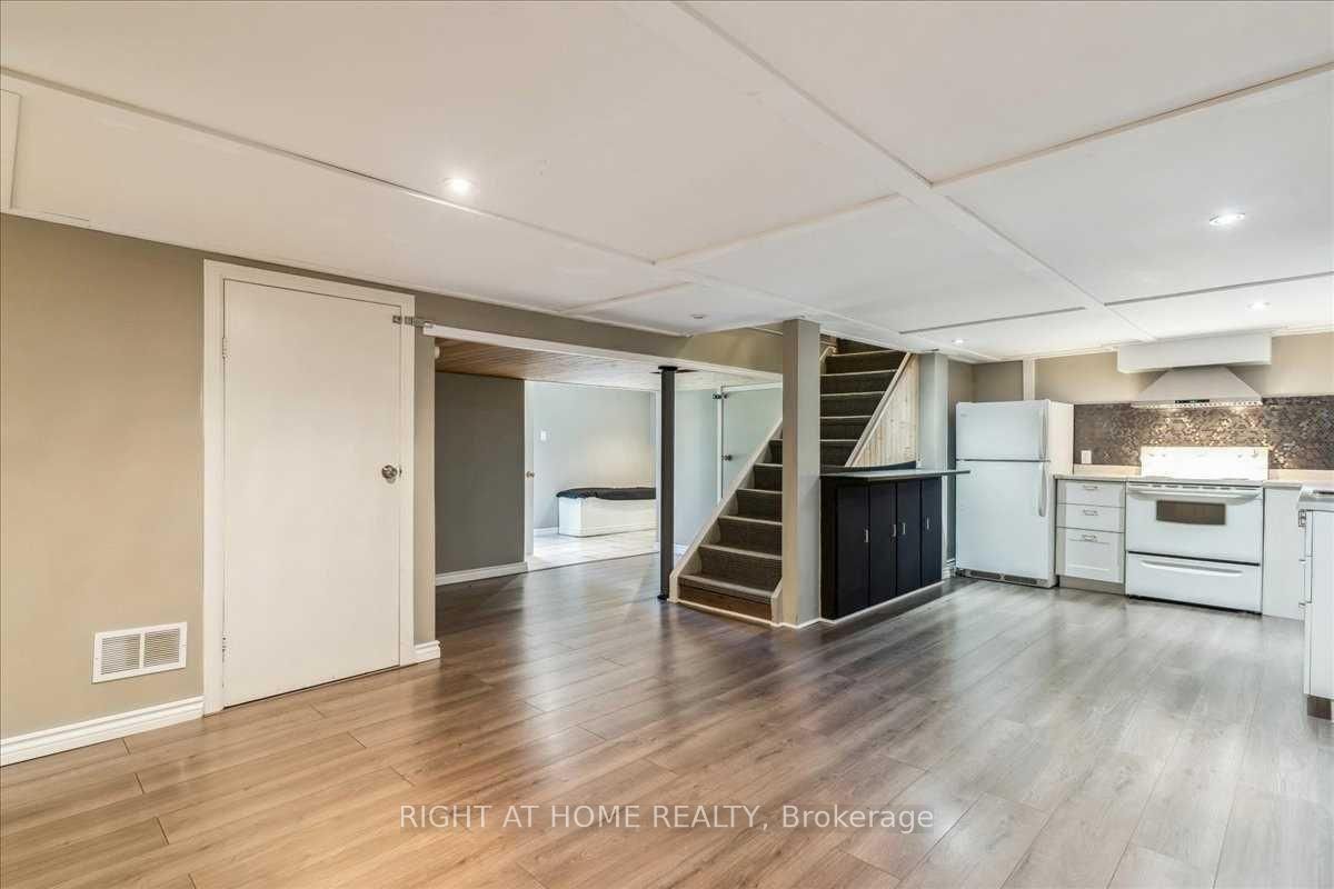 1252 Waterdown Road Lower Property Photo 3