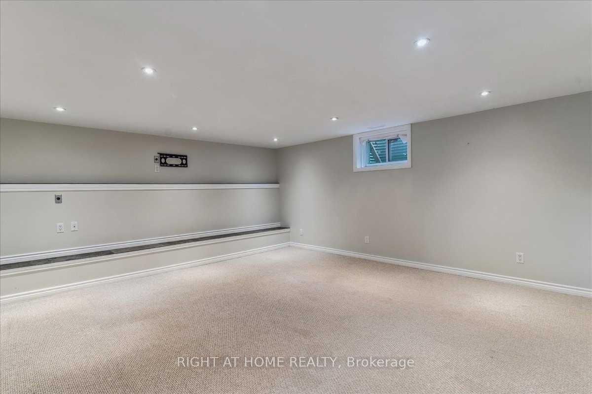 1252 Waterdown Road Lower Property Photo 4