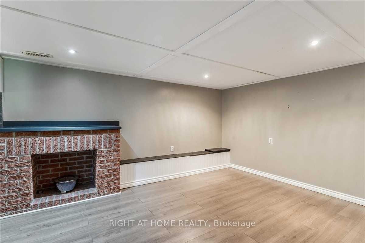 1252 Waterdown Road Lower Property Photo 5