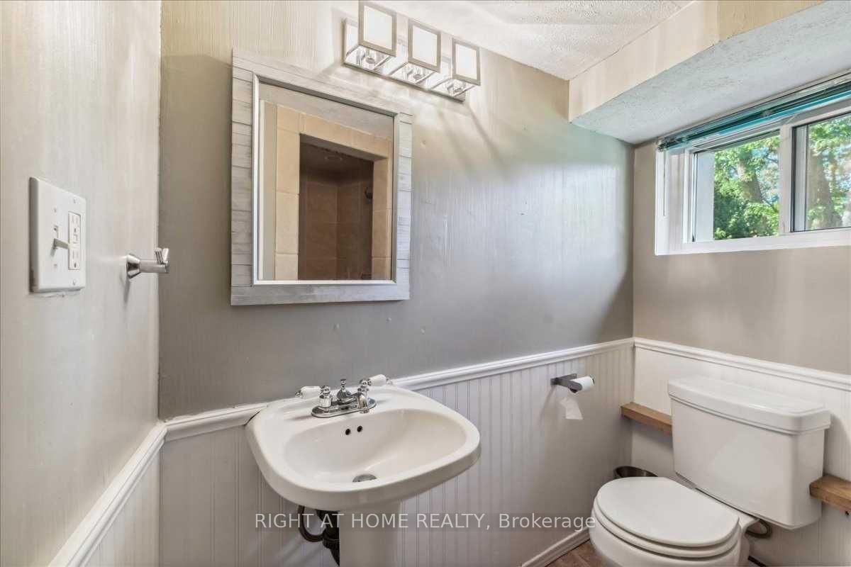 1252 Waterdown Road Lower Property Photo 8