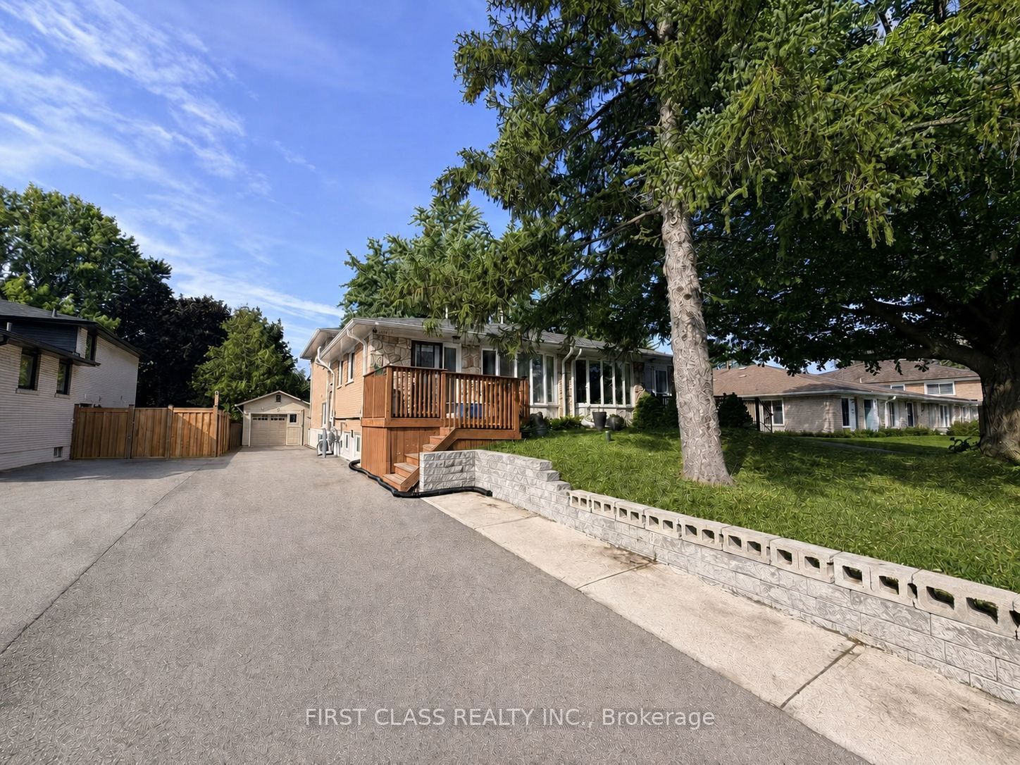1323 Redbank Crescent Property Photo 1