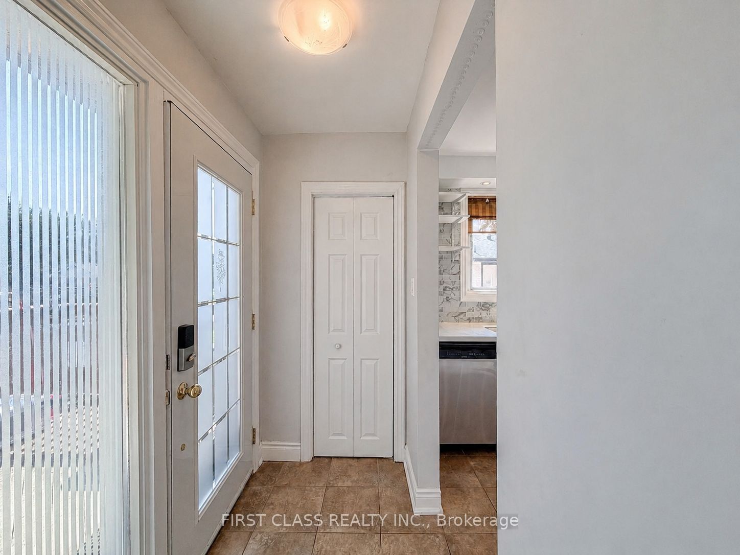 1323 Redbank Crescent Property Photo 3