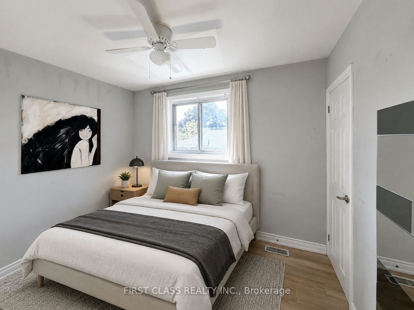 1323 Redbank Crescent Property Photo 14