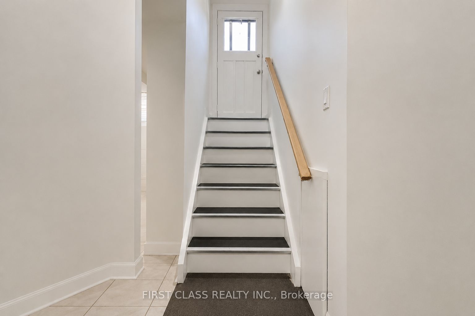 1323 Redbank Crescent Property Photo 17