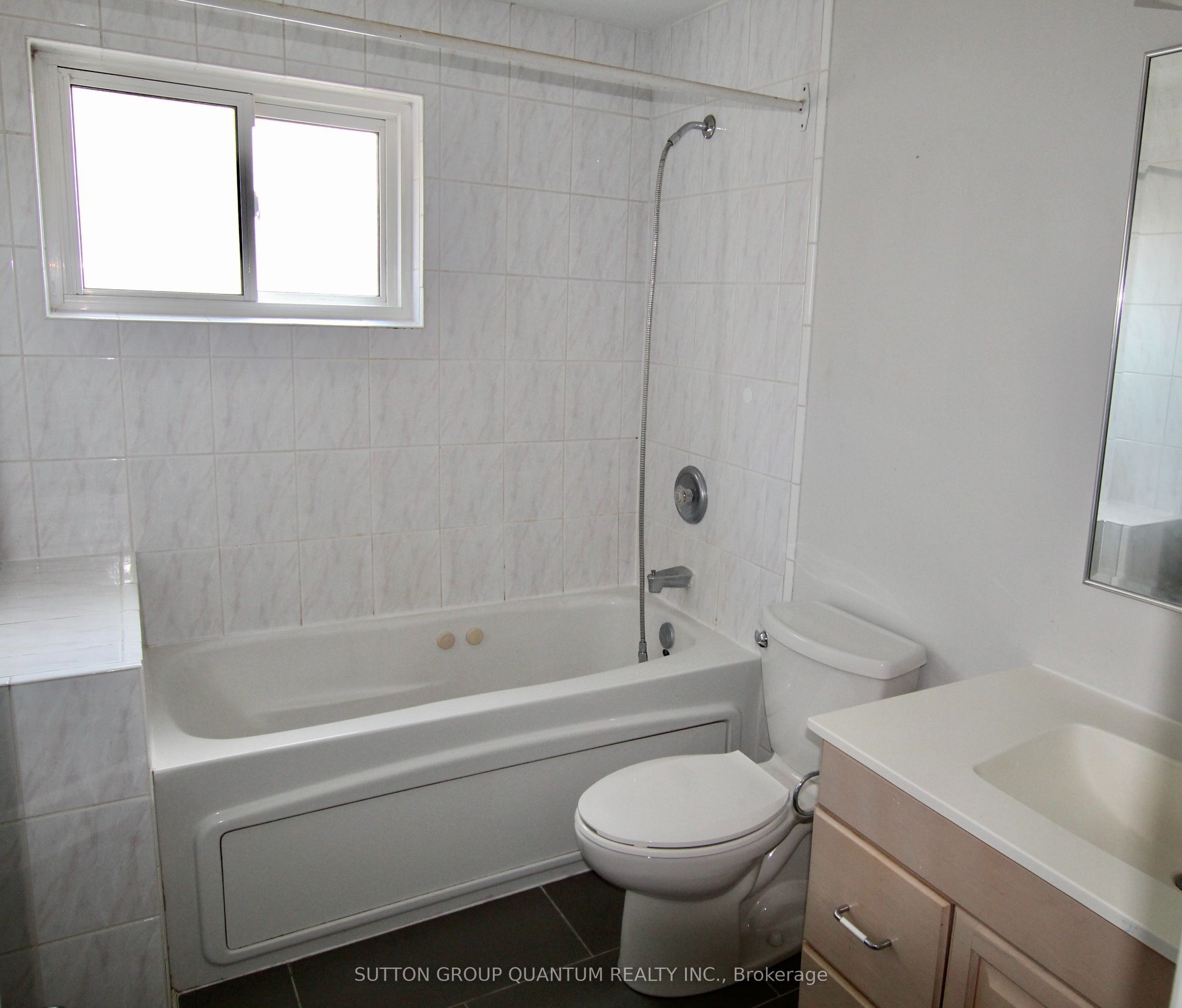 318 Laurier Avenue 58 Property Photo 23