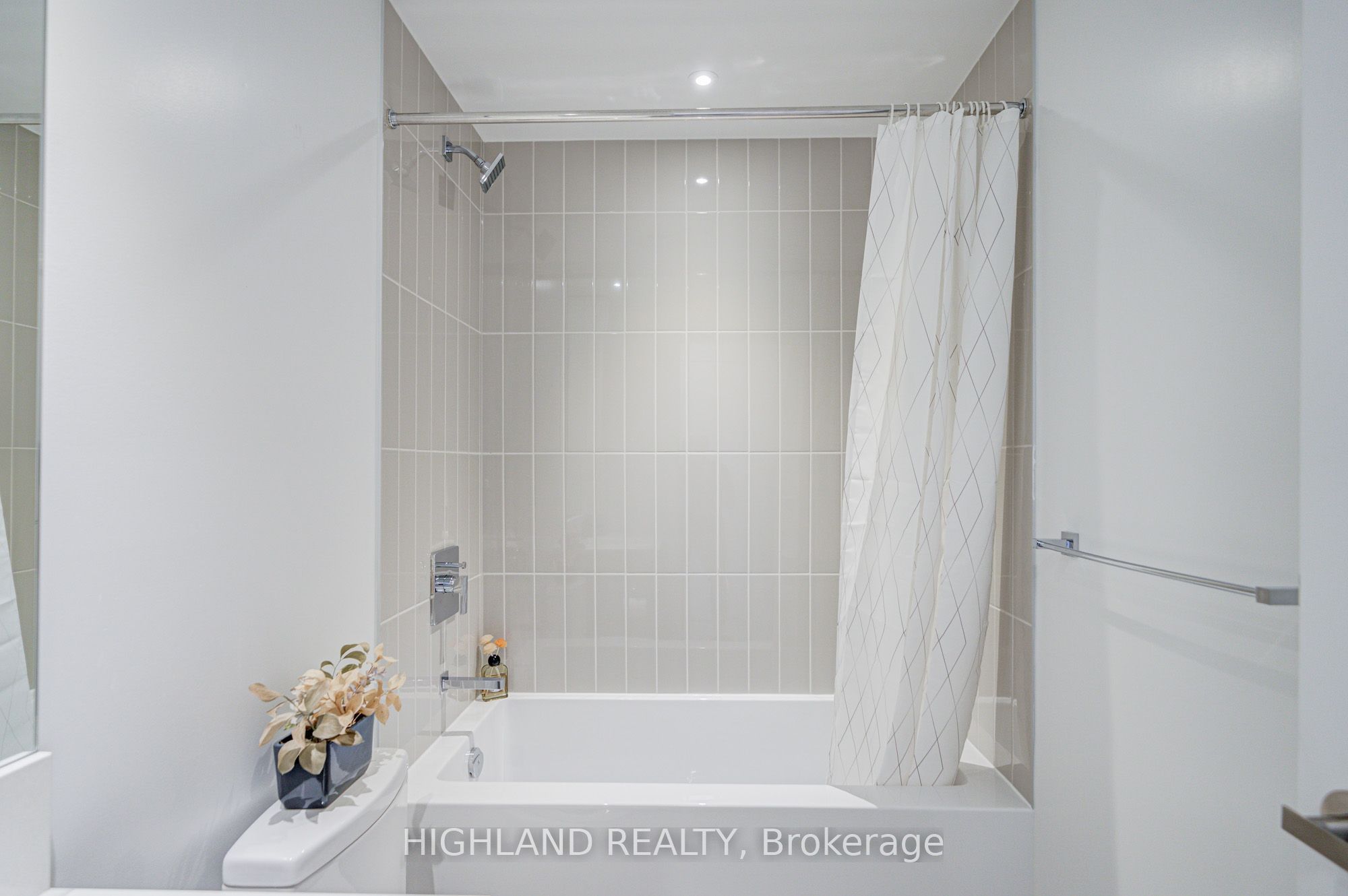 3883 Quartz Road 2403 Property Photo 12
