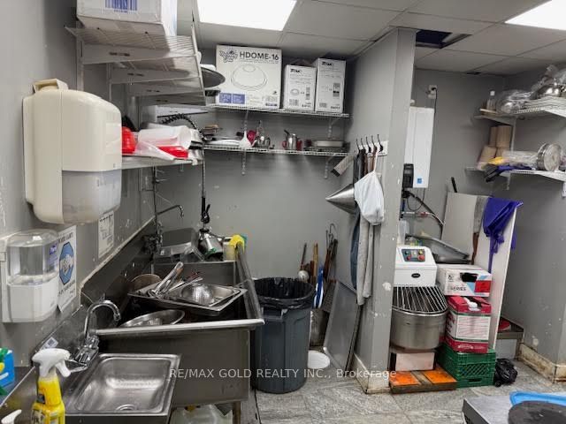 3920 Eglinton Avenue W 30 Property Photo 13