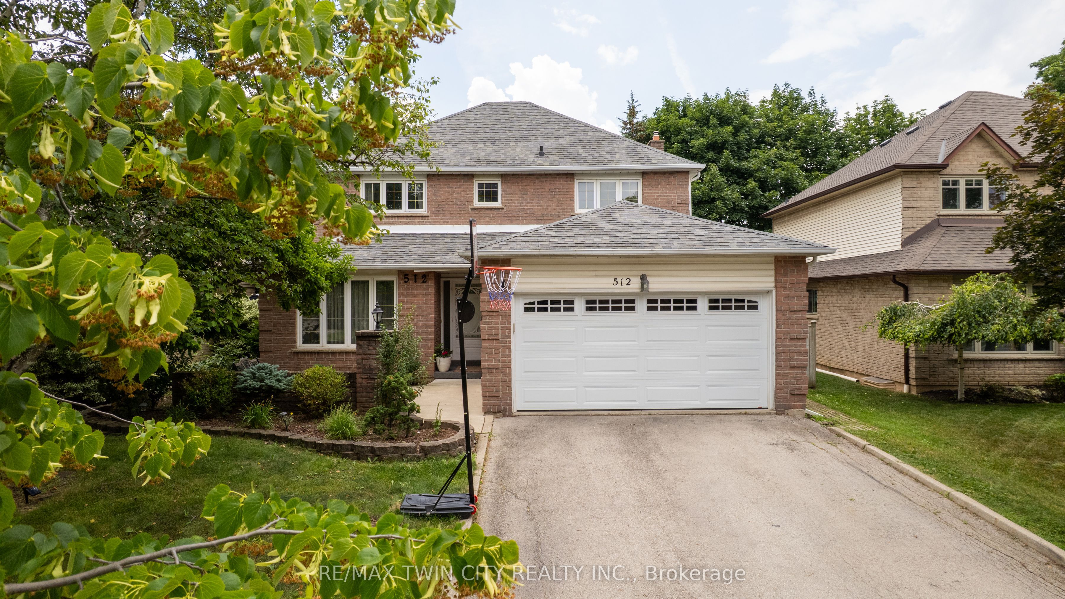 512 Hawthorne Crescent Property Photo 41