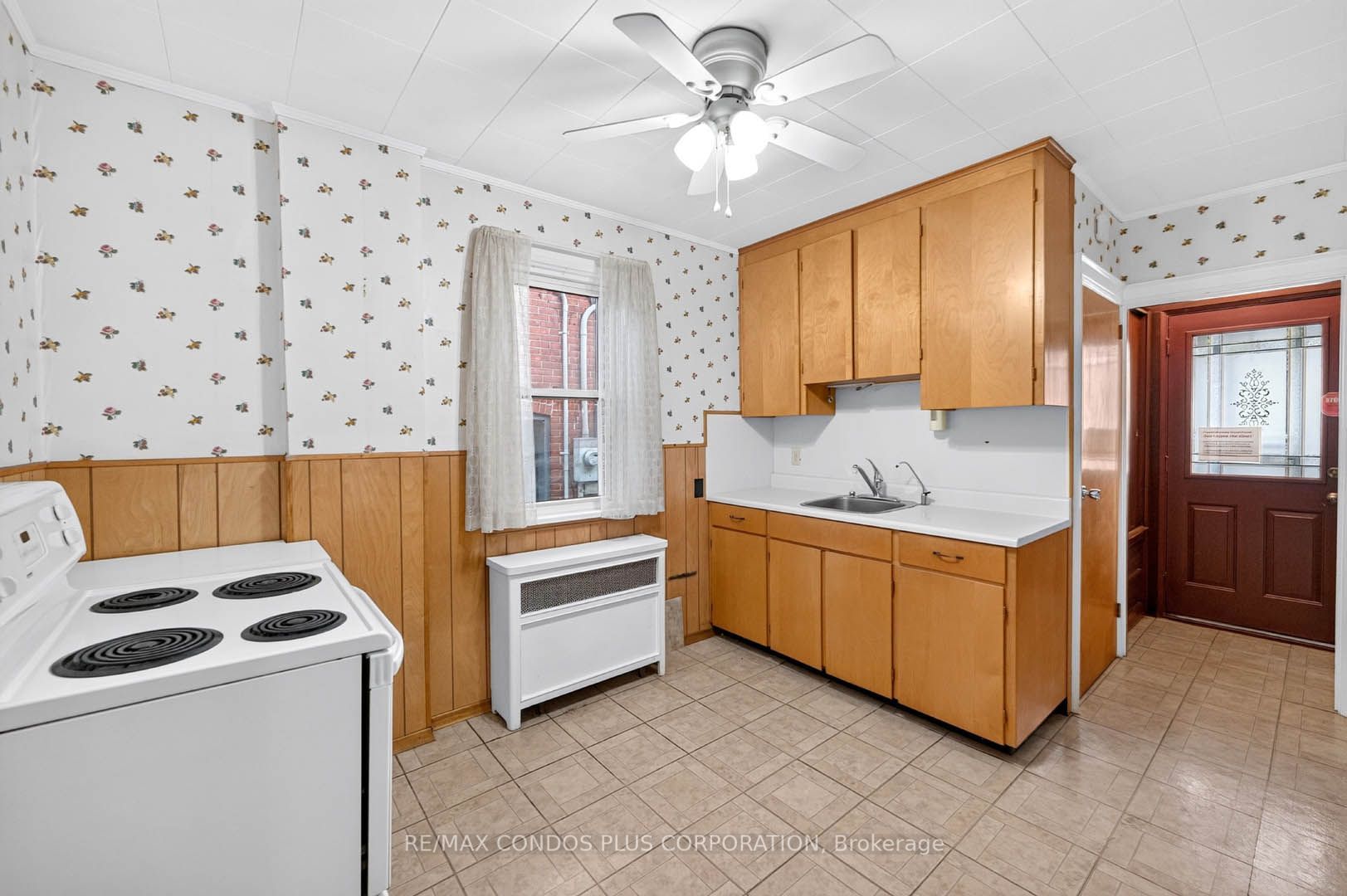 77 Fifth Street E Property Photo 12