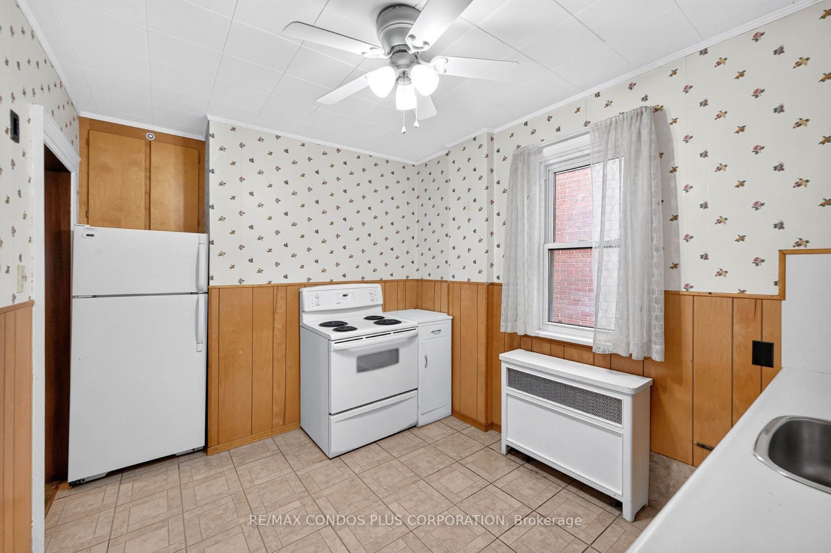 77 Fifth Street E Property Photo 14