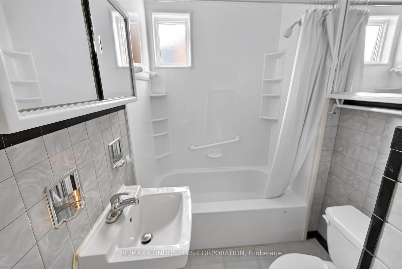 77 Fifth Street E Property Photo 20