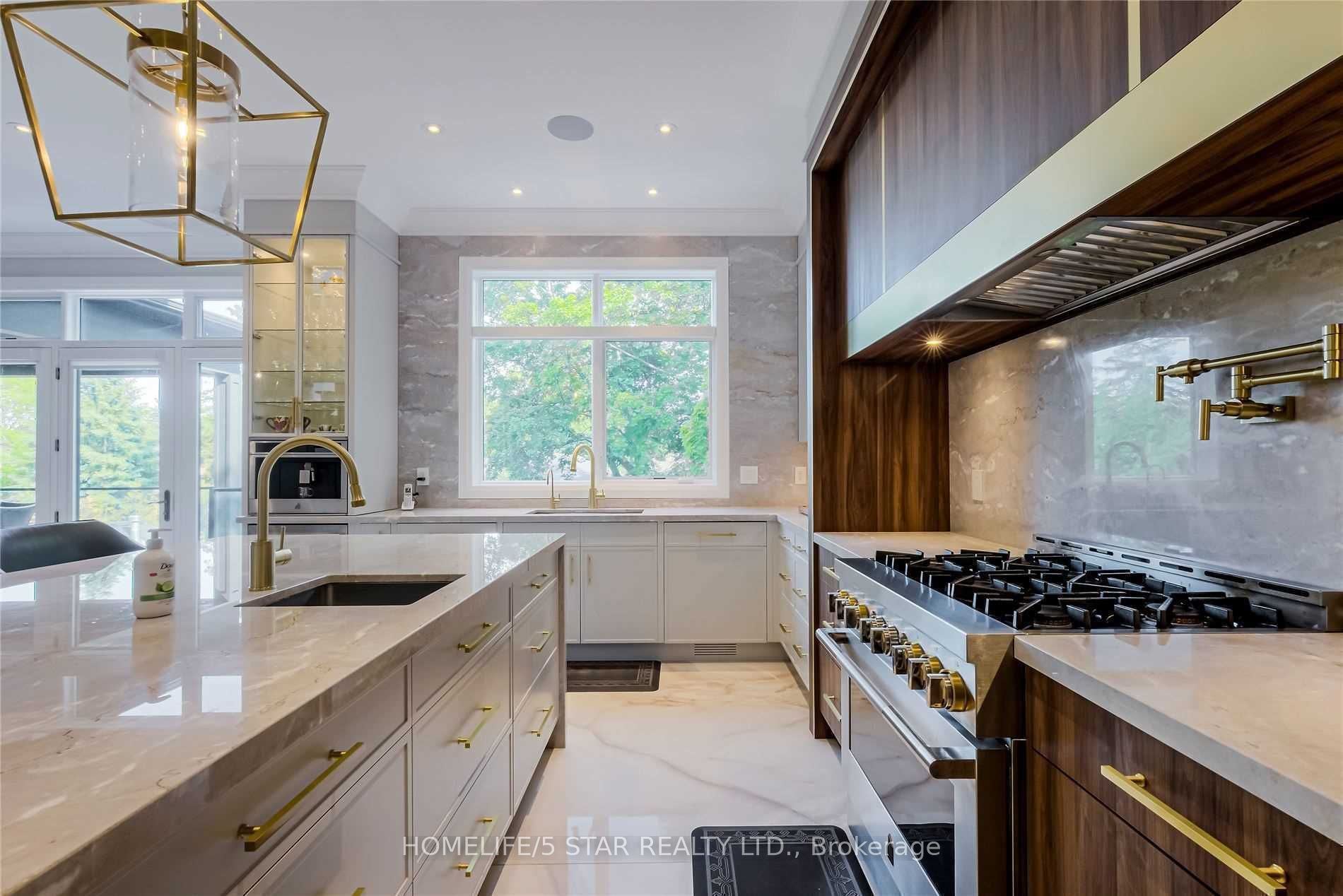 W13682232 Property Photo 11