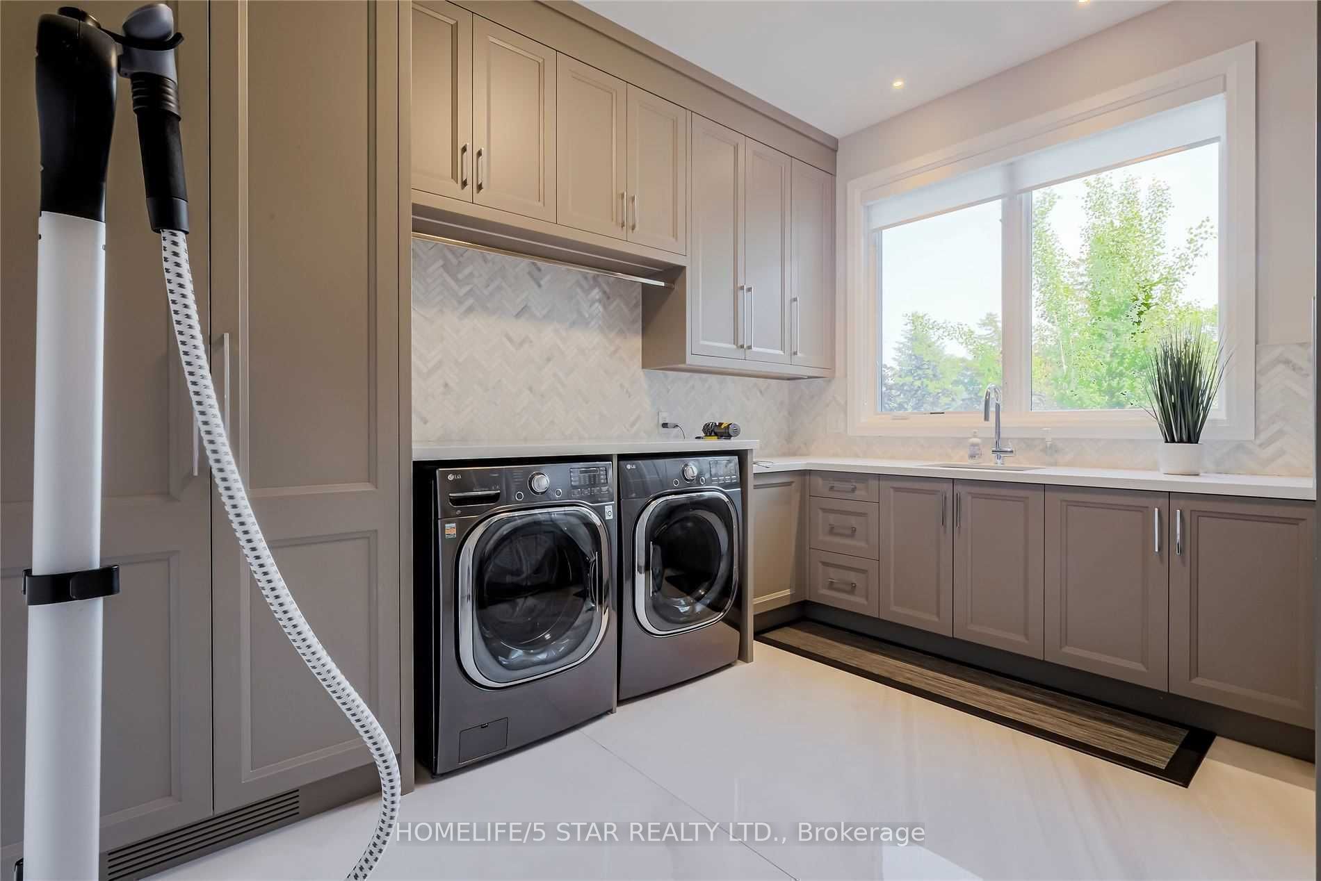 W13682232 Property Photo 14