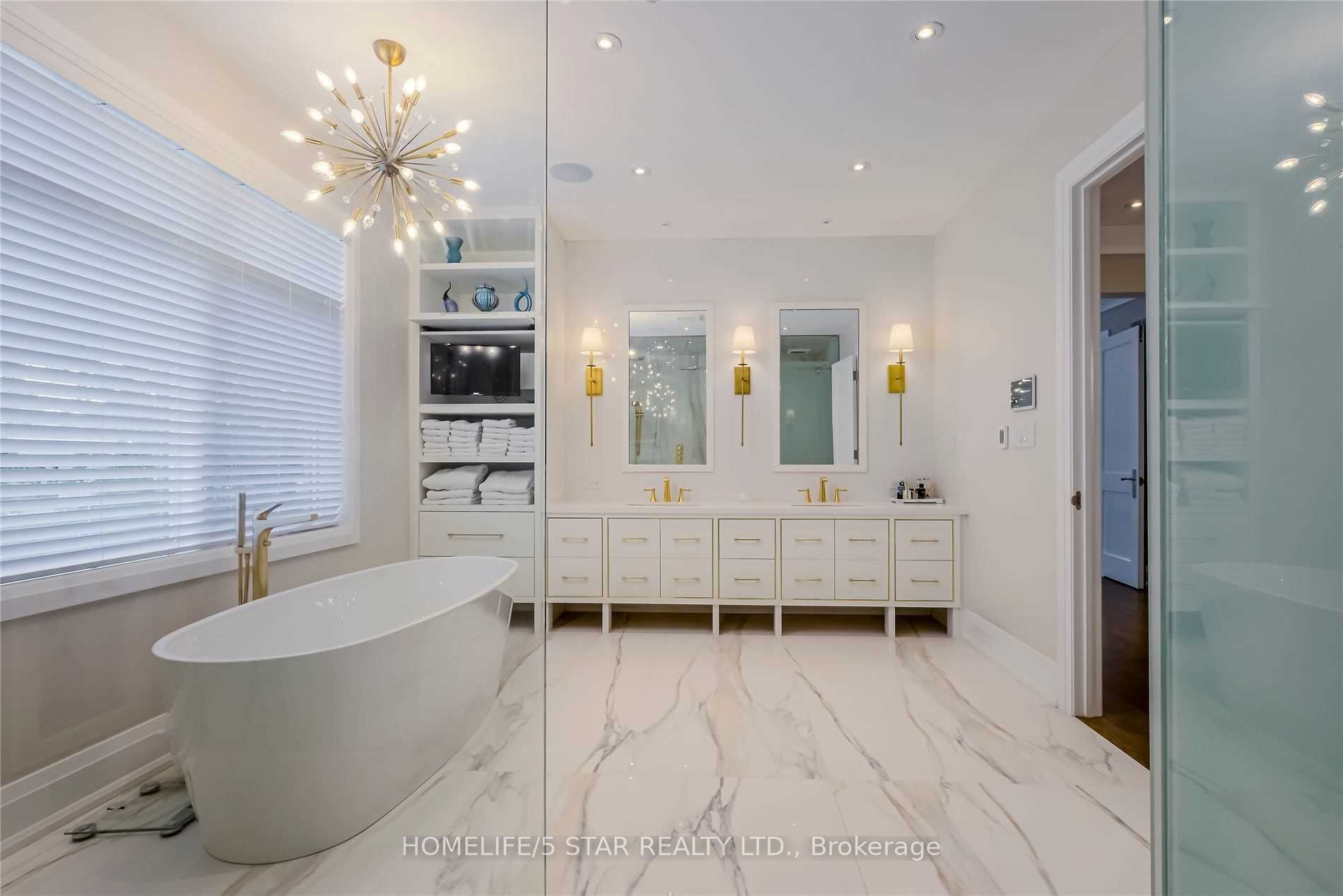 W13682232 Property Photo 21