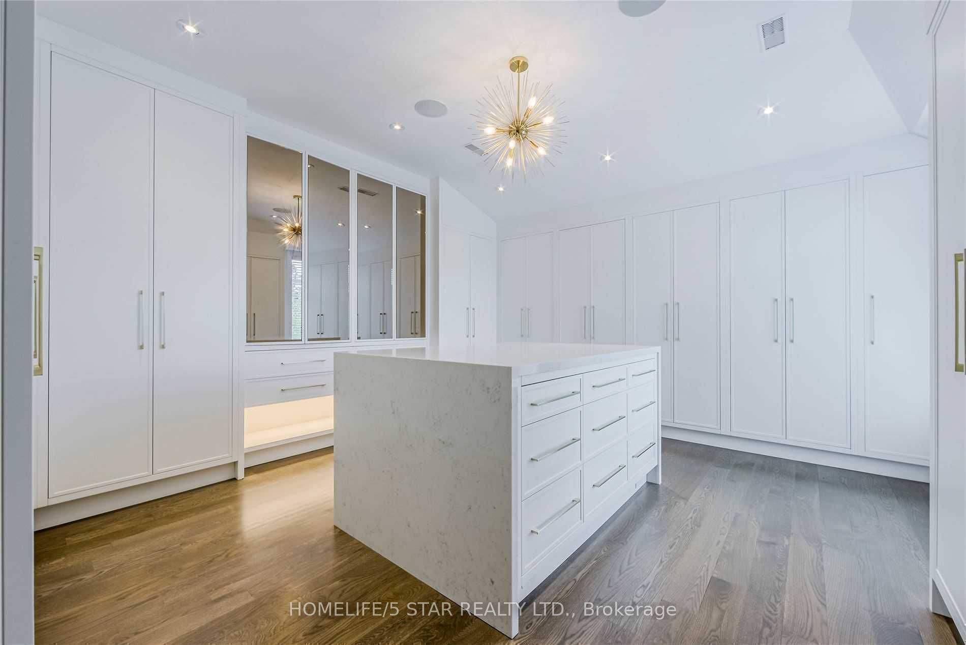 W13682232 Property Photo 22
